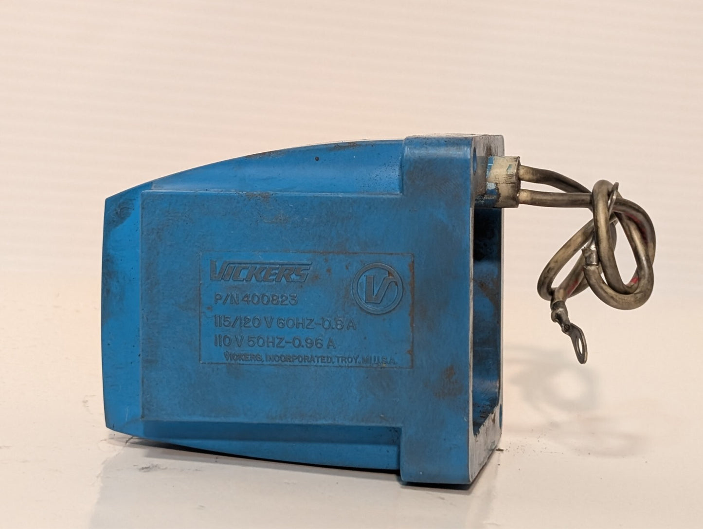 Vickers 400823 coil, 115/120VAC 60Hz 0.8A; 110VAC 50Hz 0.96A
