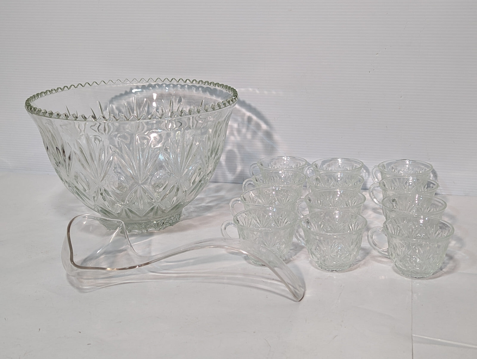 Vintage 14 Piece Crystal Clear Glass Star Scallop Party Punch Bowl Ladel Cup Set
