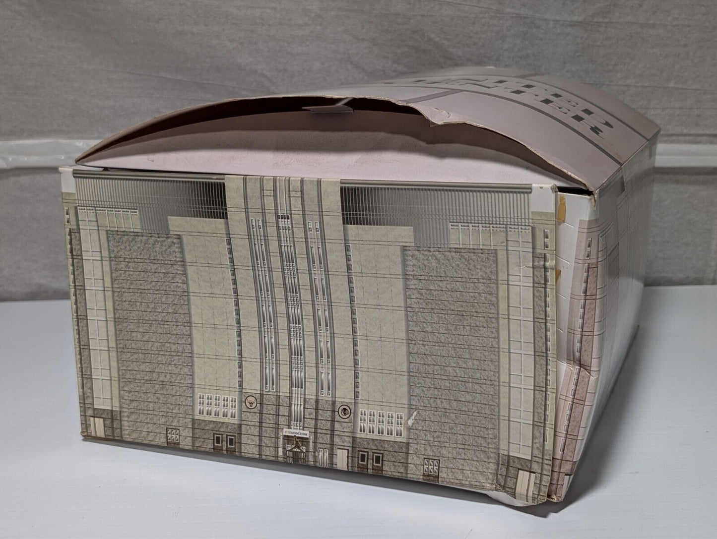 United Center Replica Stadium Chicago Bulls Blackhawks DNC Fold-Out