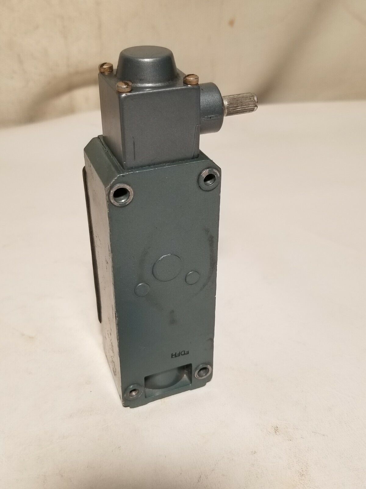 Allen-Bradley oiltight limit switch 802T-AT, series 1, NEMA A600