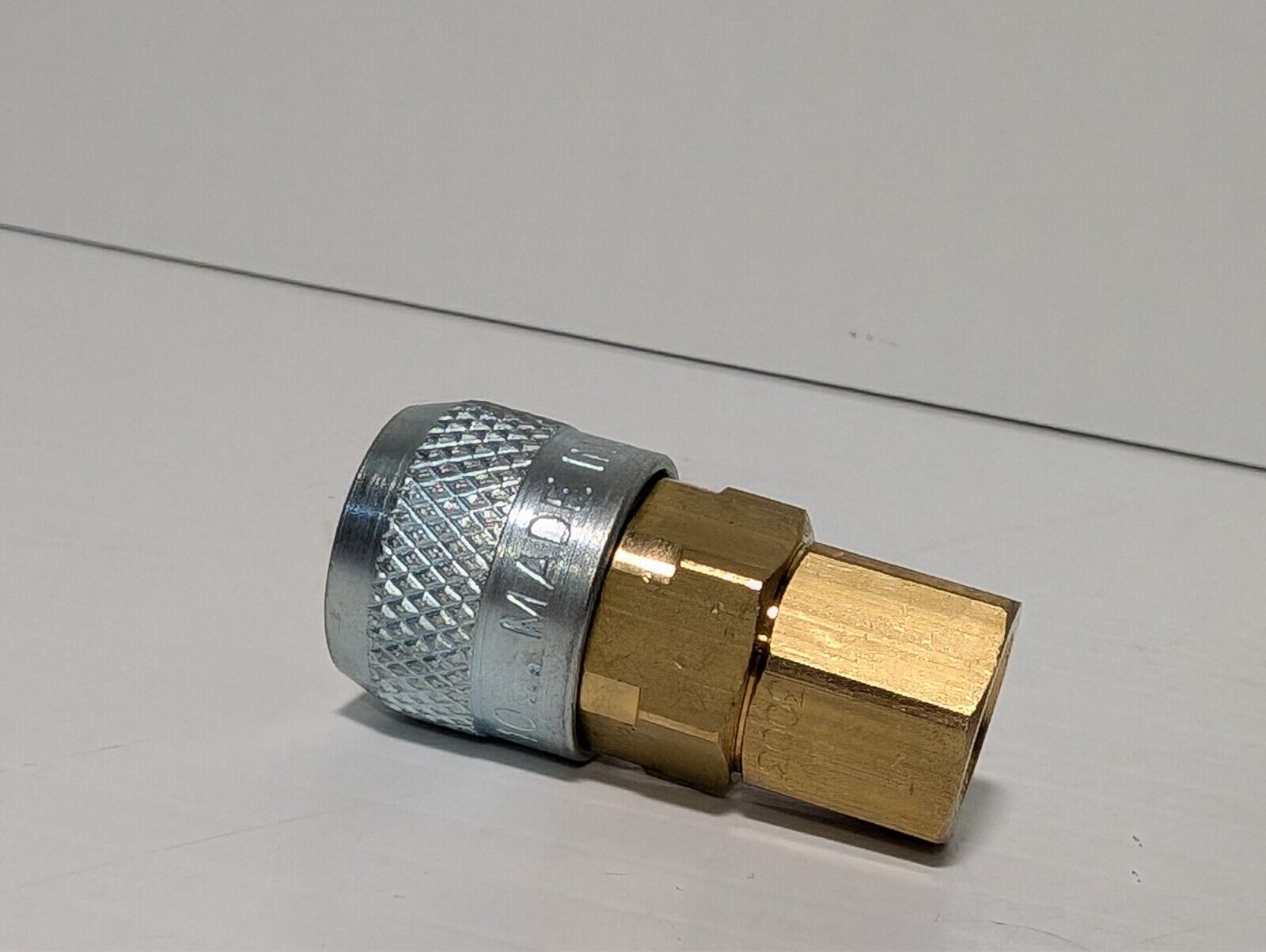 (24) ARO 210-3003 Air Hose Fittings 1/4" NPT Automatic Coupler Quick Connect
