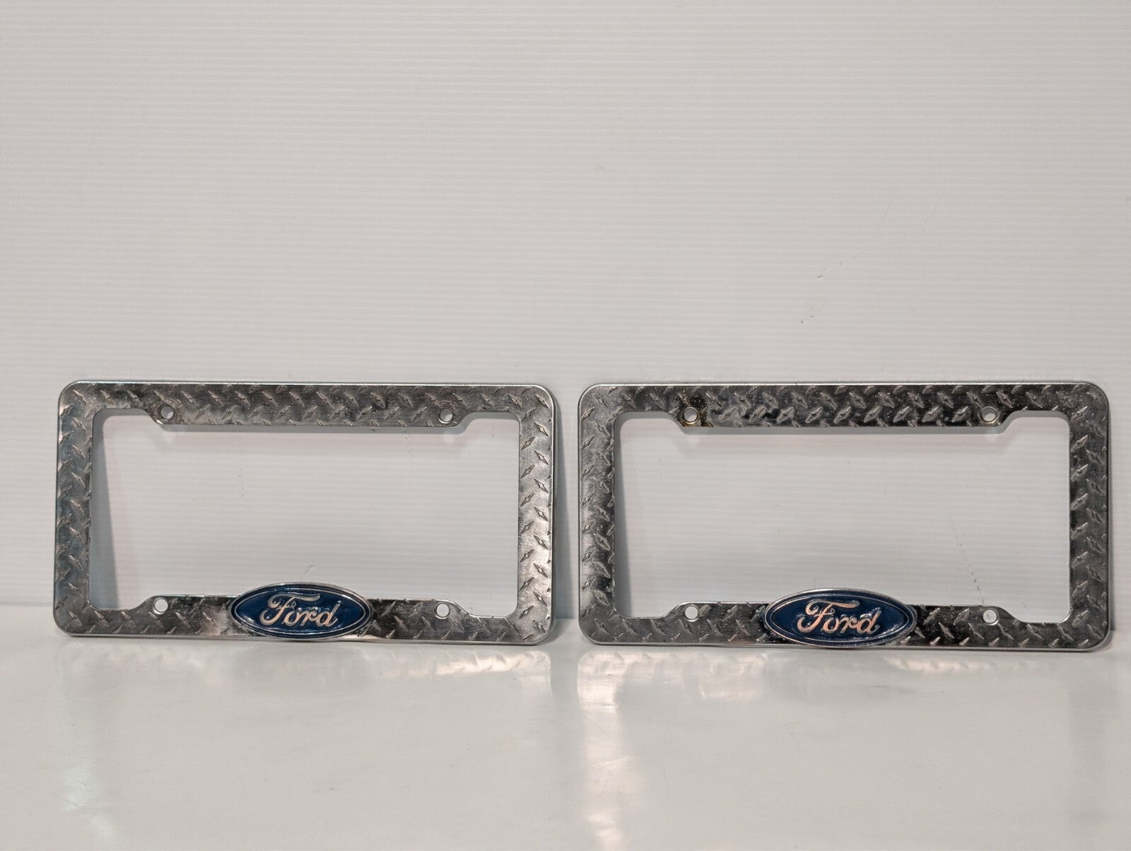 (2) Ford Metal Silver License Plate Frame Holder Metal Pattern Mustang GT Viper