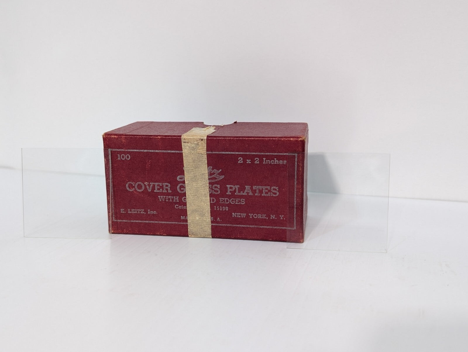 [100] E. Leitz New York Cover Glass Plates with Ground Edges 2 x 2 Inches in Box