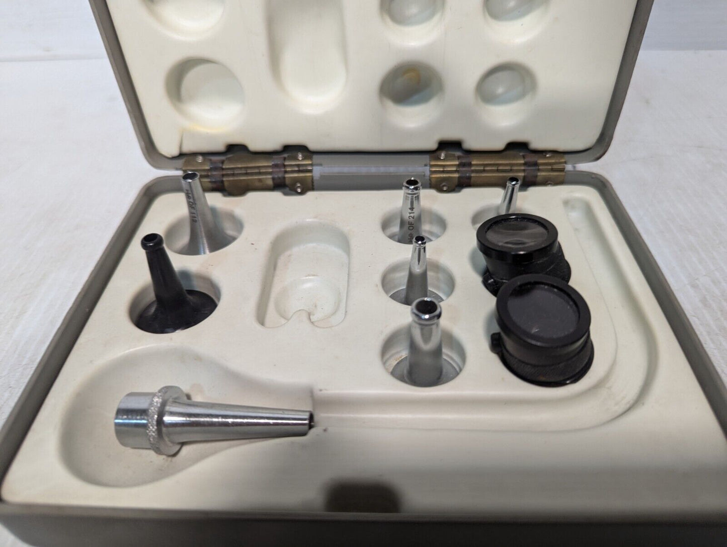 Storz N0300 aural magnifier set with specula and case as pictured- Free Shipping