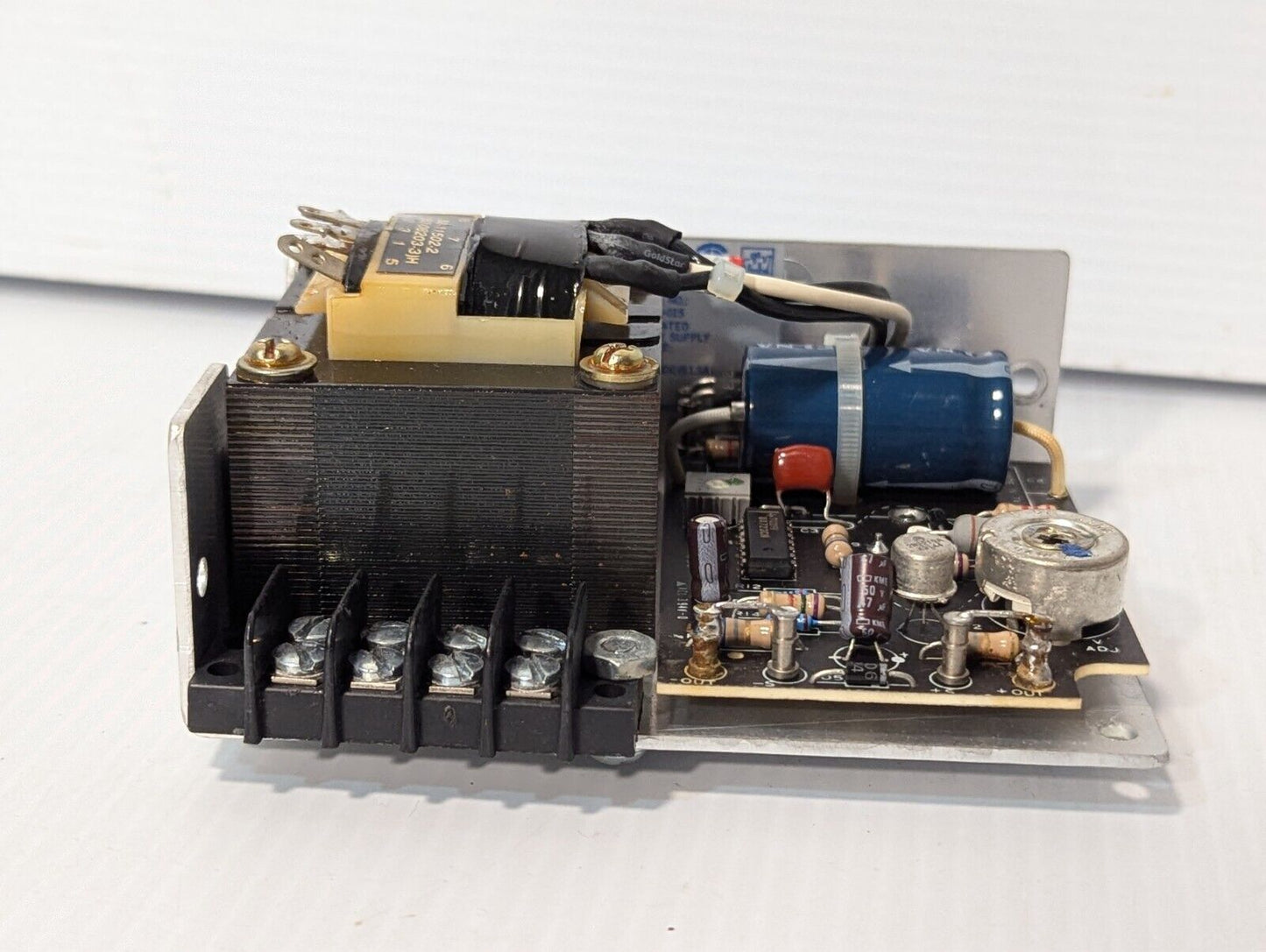 Sola SLS-15-015 Regulated Power Supply Outlet Surplus - Free Shipping+Return