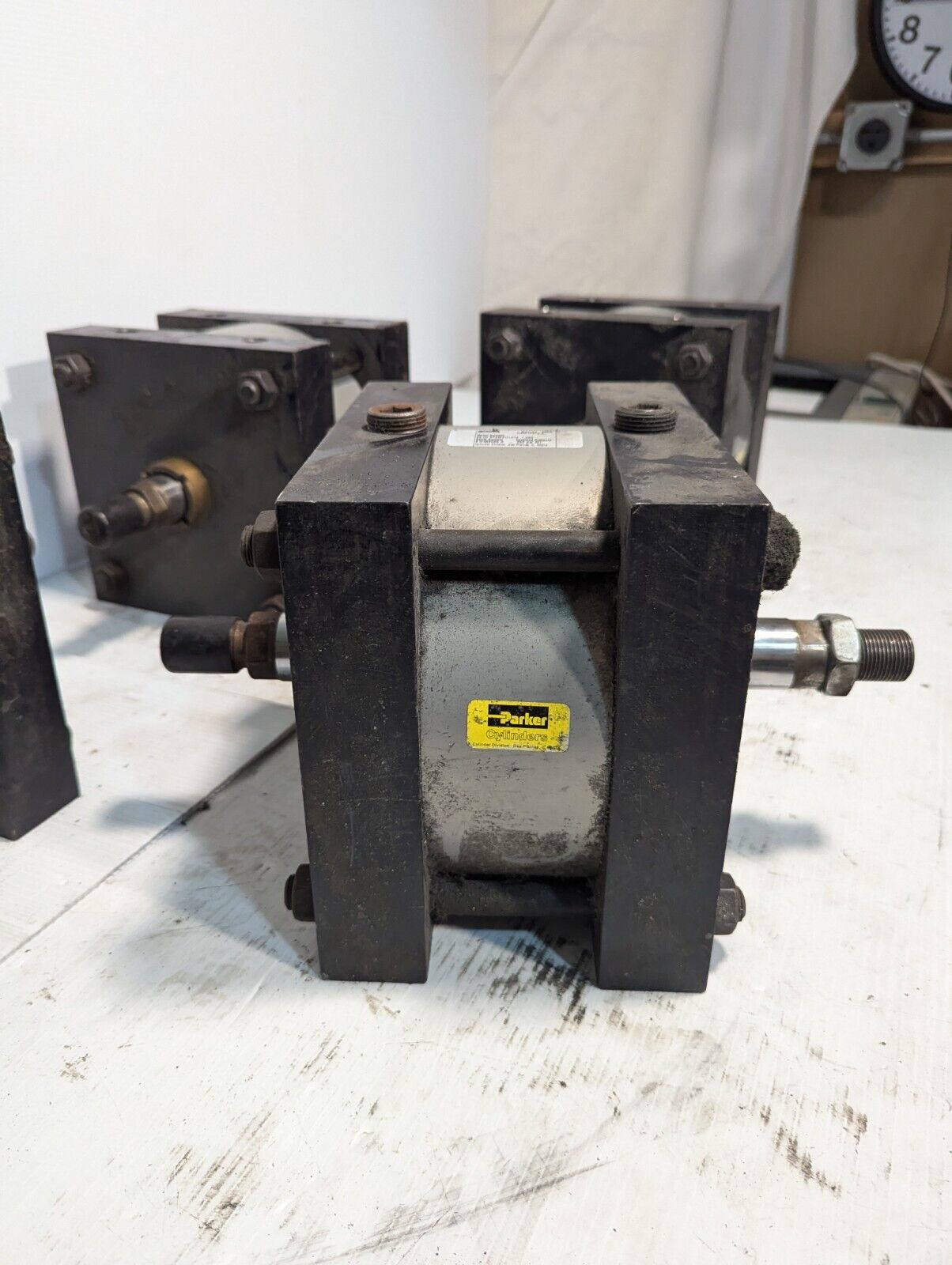 Parker 08.00KF2MAU1414 1.000 Pneumatic Cylinder - Free Shipping