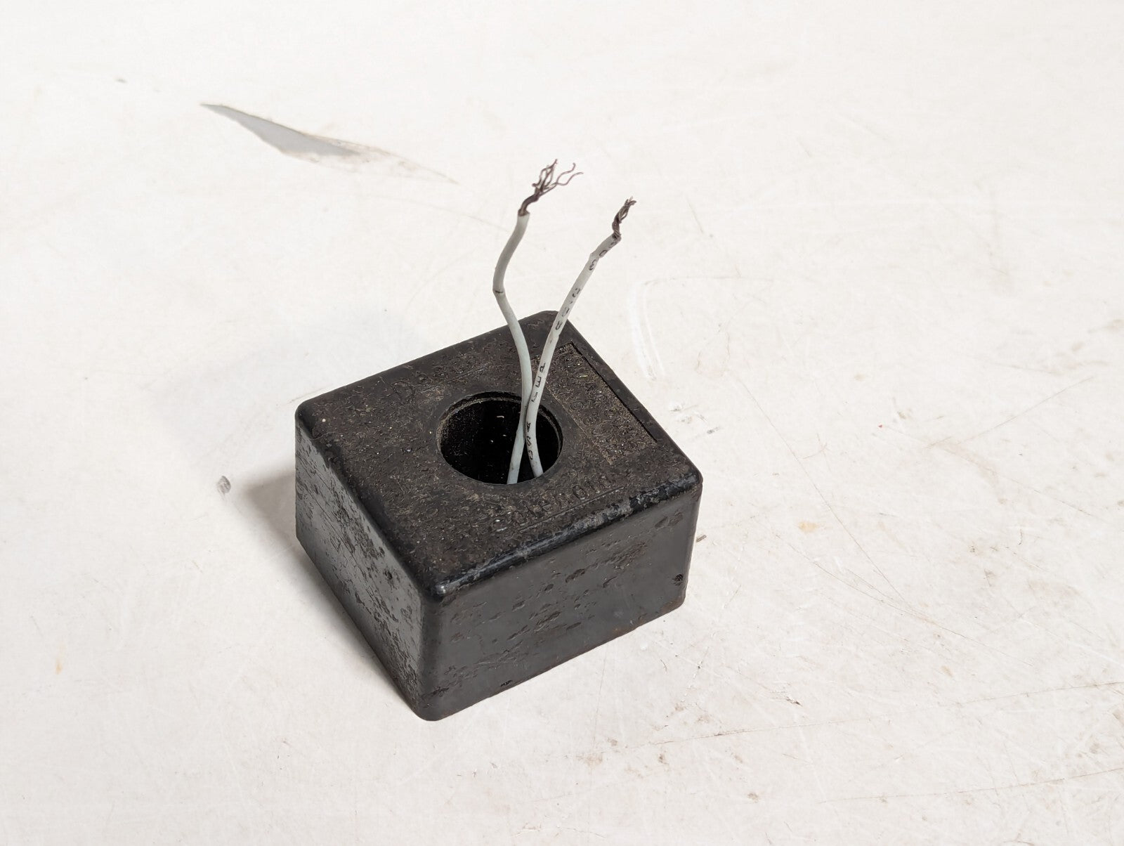 2 Coils for Solenoid Valve with 1 SMC D-H7A1 Auto Switch Sensor