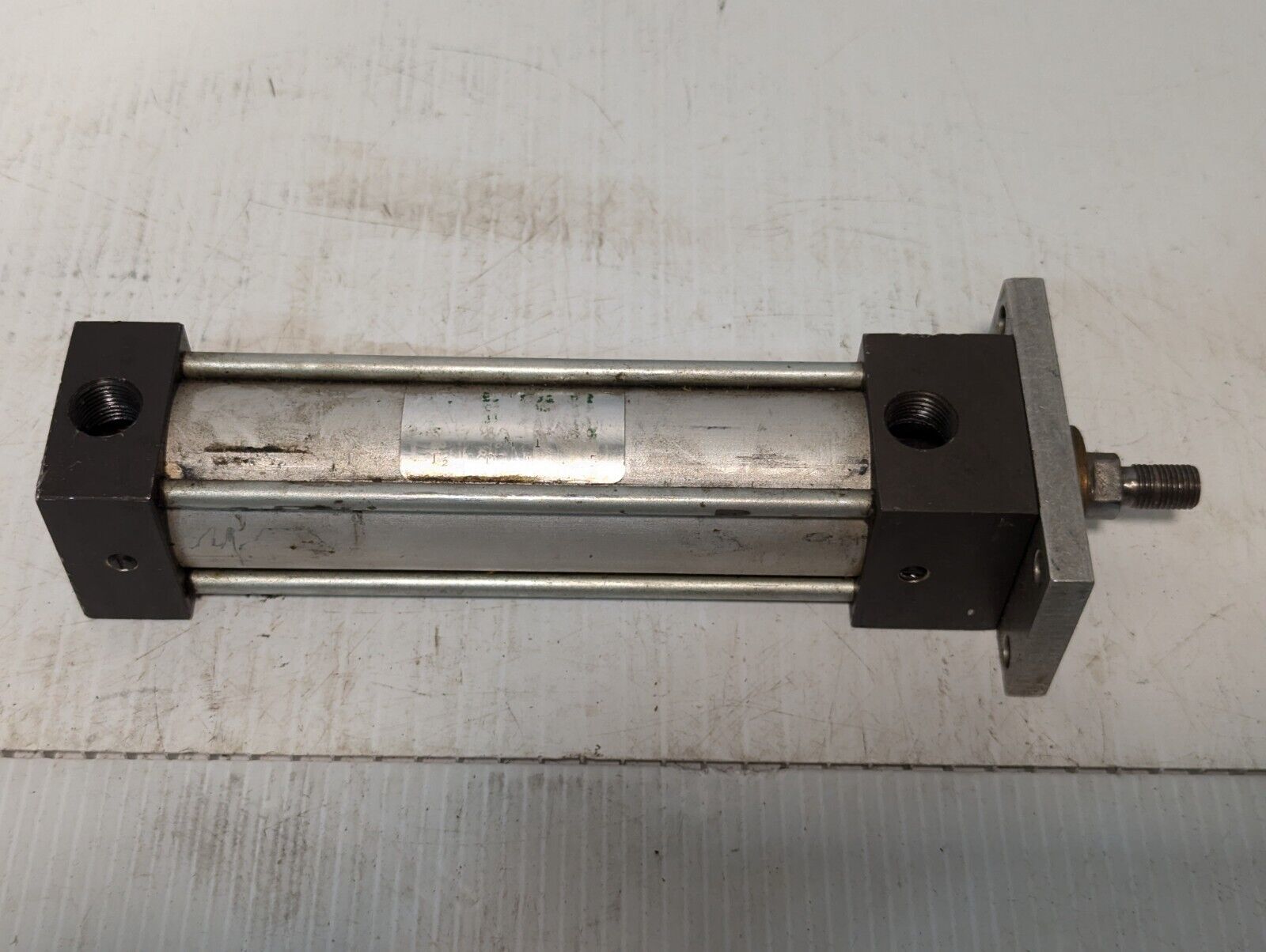 Unidentified 9" Hydraulic Cylinder+Returns