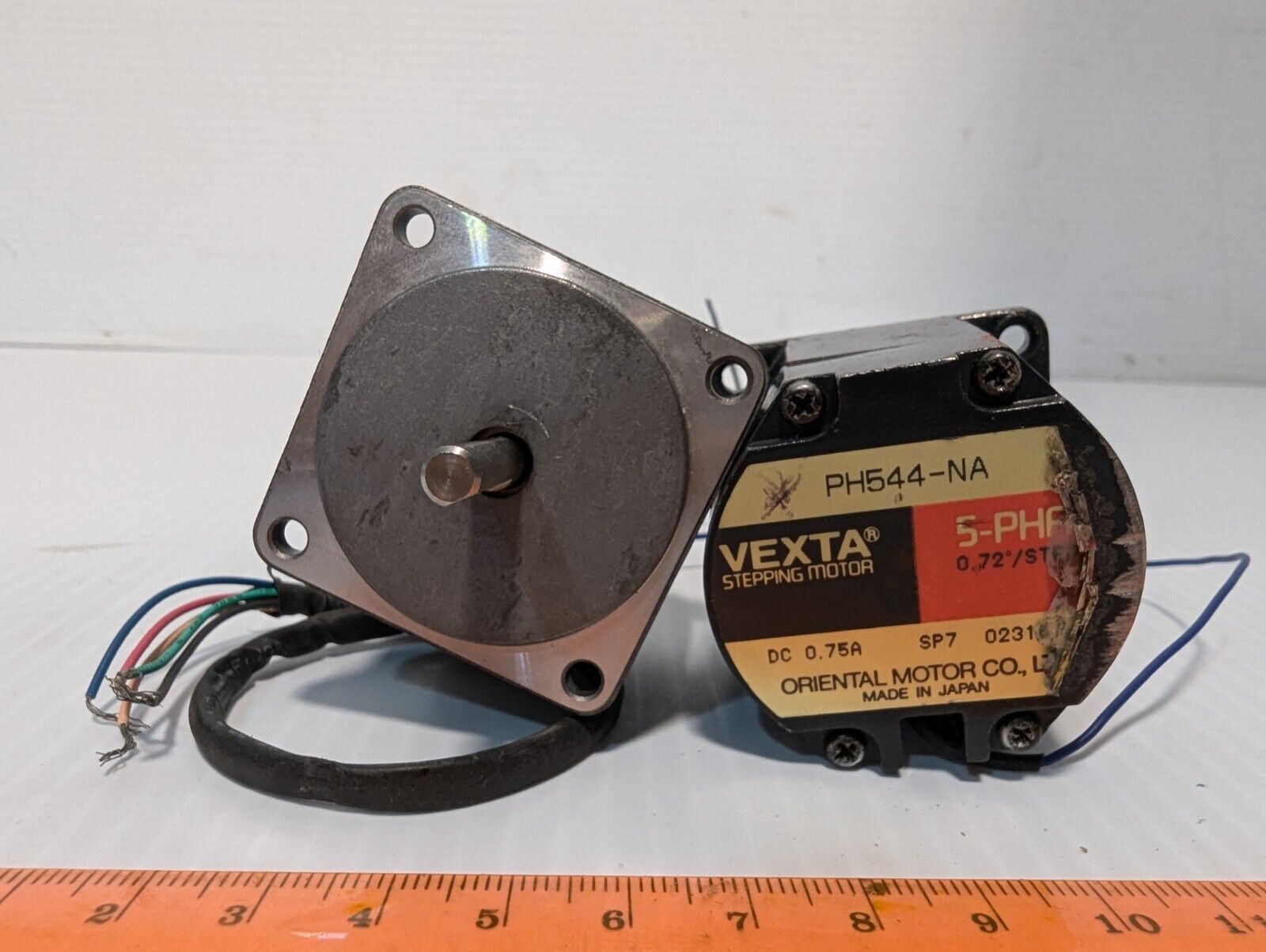 Vexta PH544-NA Stepping Motor, DC, 0.75A, 5 phase, 0.72 deg/step - Free Shipping