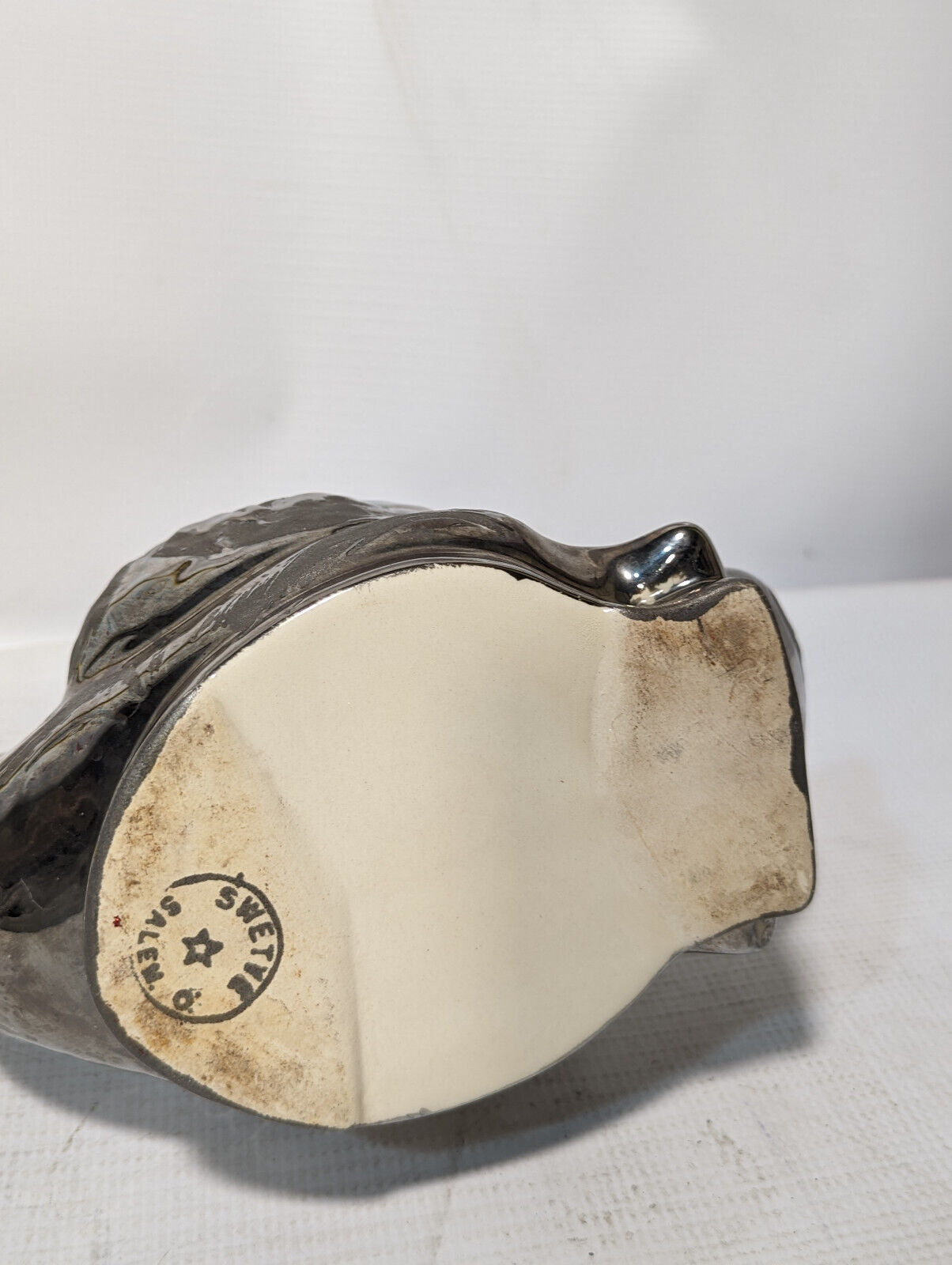 Swetye Salem Ohio Beautiful Painted Swan Planter 9 x 8in