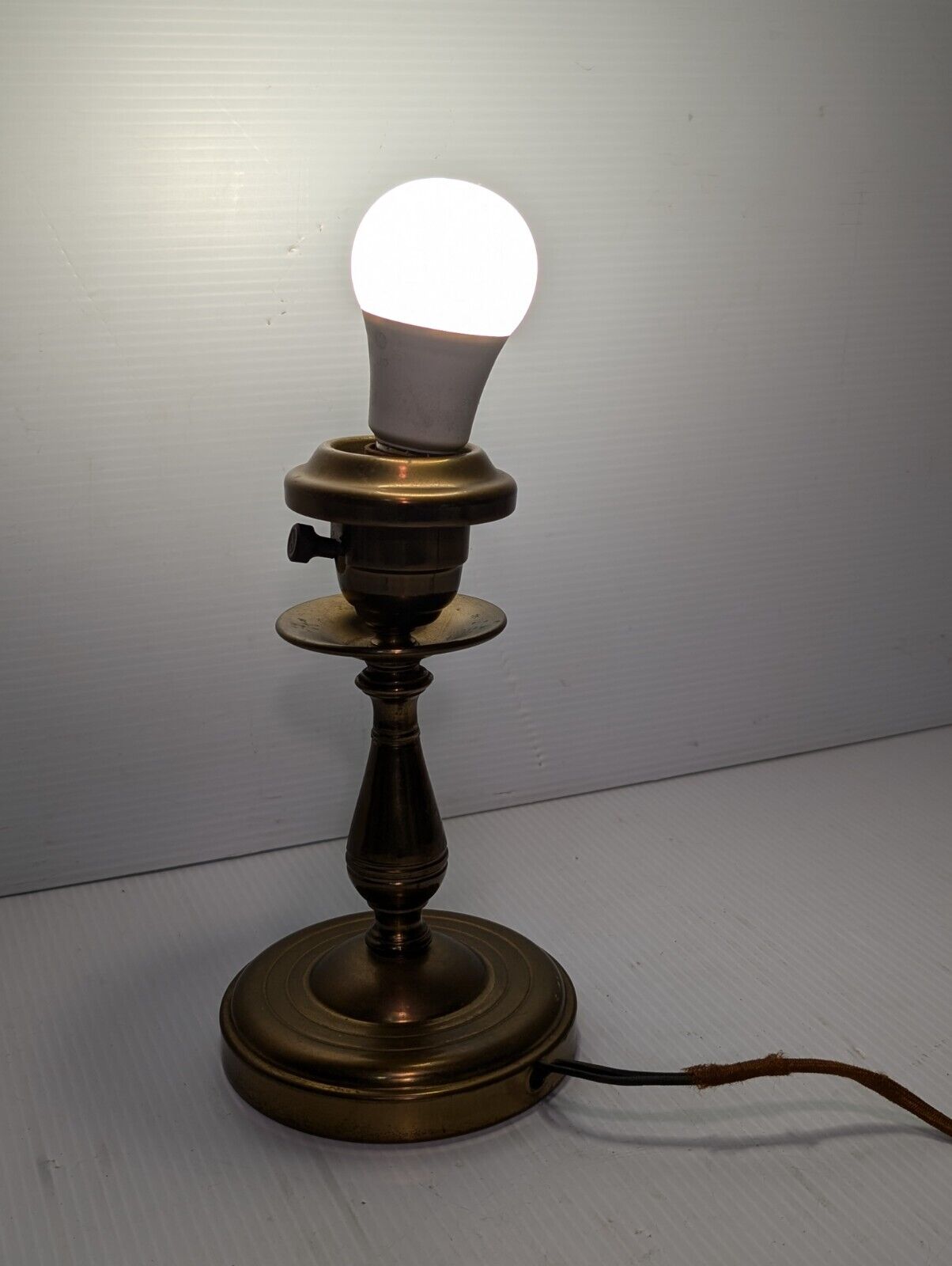 Vintage Mid Century Brass Stiffle Table Lamp 9X5 In - Free Shipping