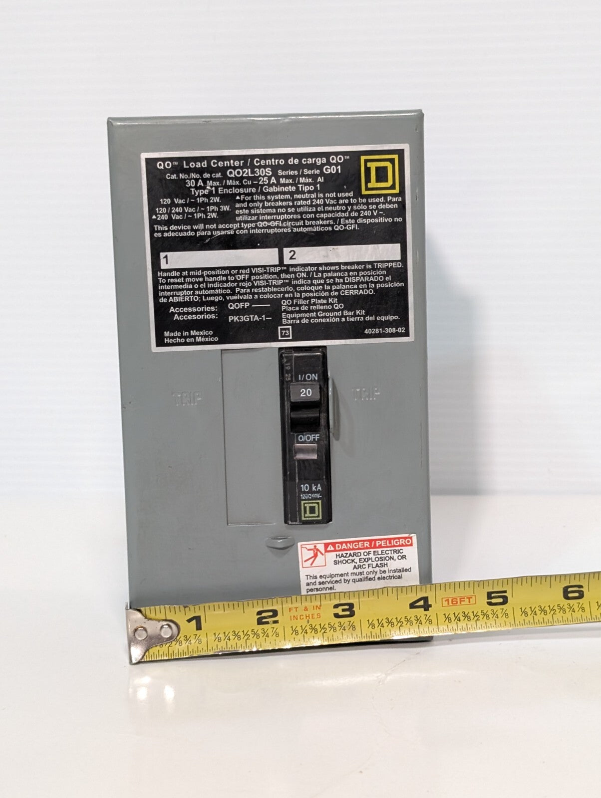 Square D QO2L30S G01 Series Circuit Breaker Load Center G1 Type 1