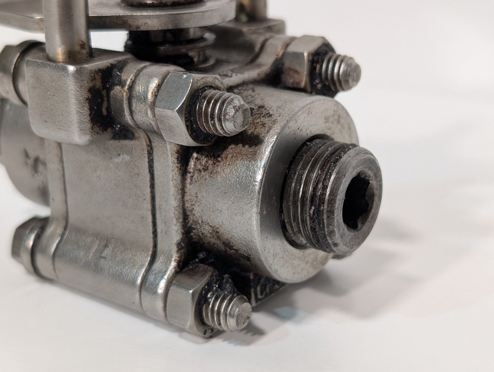 Worcester A351-CF8M Stainless Ball Valve, 3/4" NPT (w\o our adapters), Flowserve