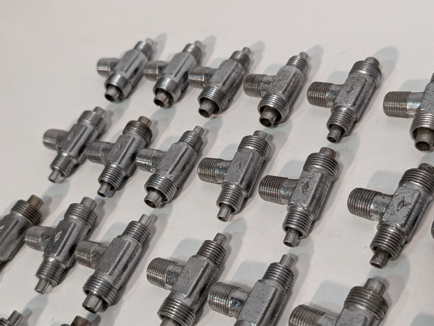 (5) Steel Tee Flared Hydraulic Tube Pipe Thread Fitting