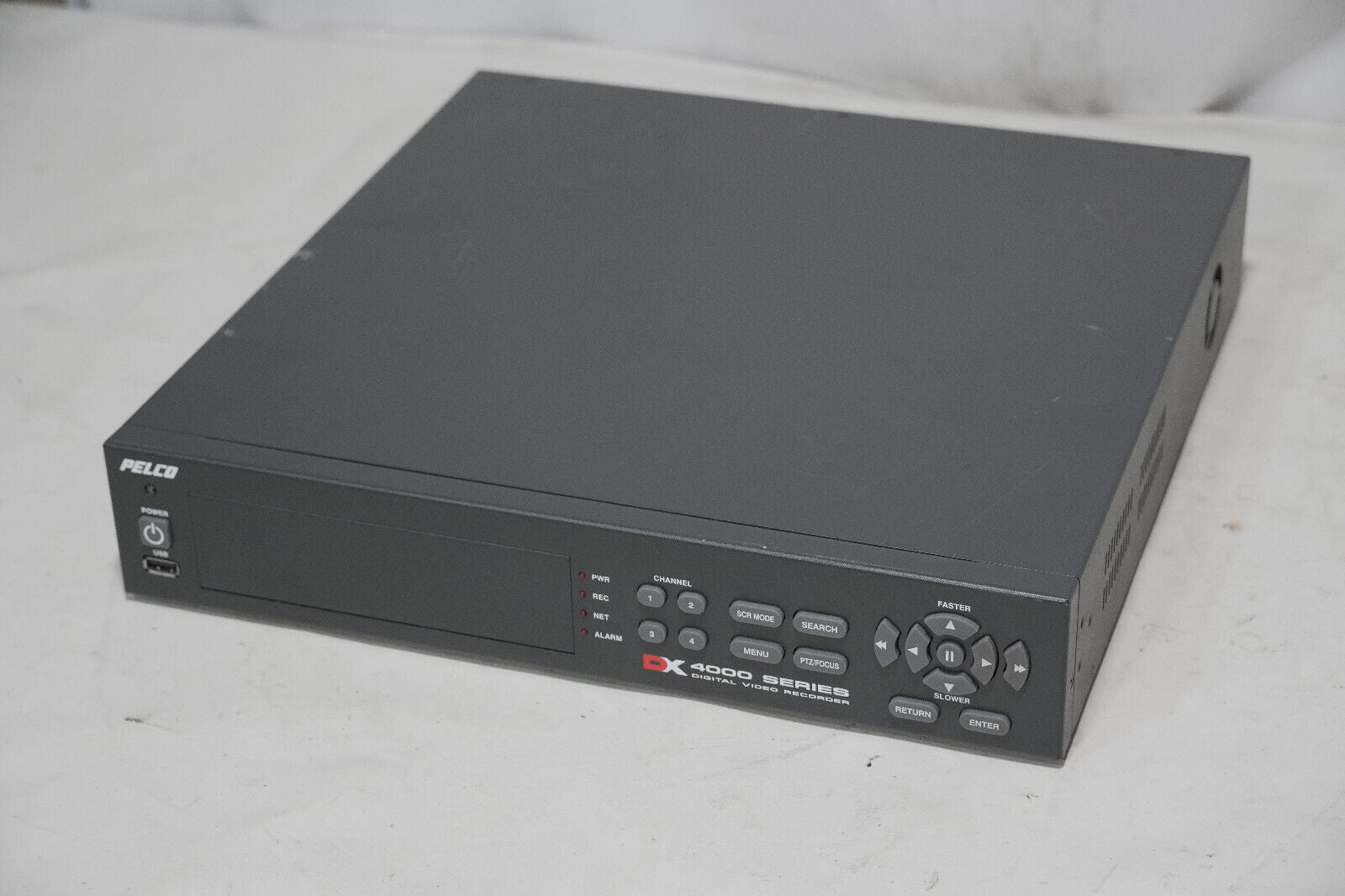 Pelco DX4004-160 Digital Video Recorder DX4000 Series