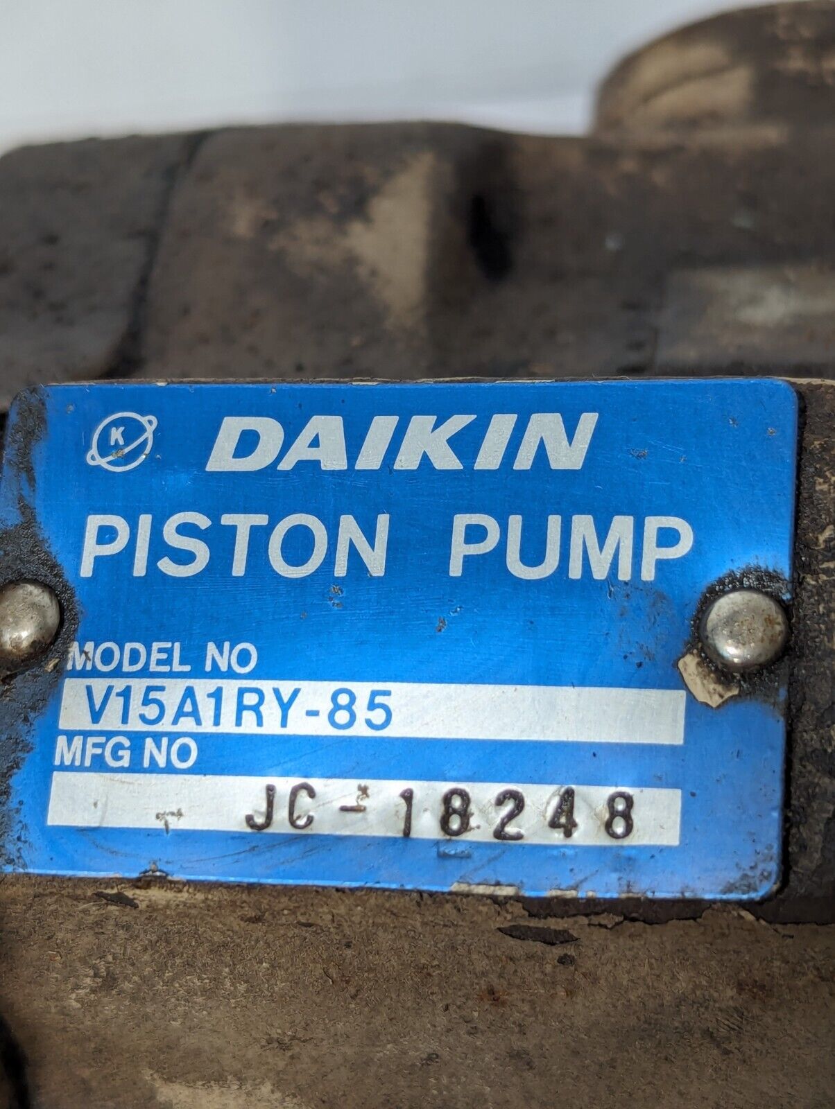Daikin V15A1RY-85 hydraulic piston pump