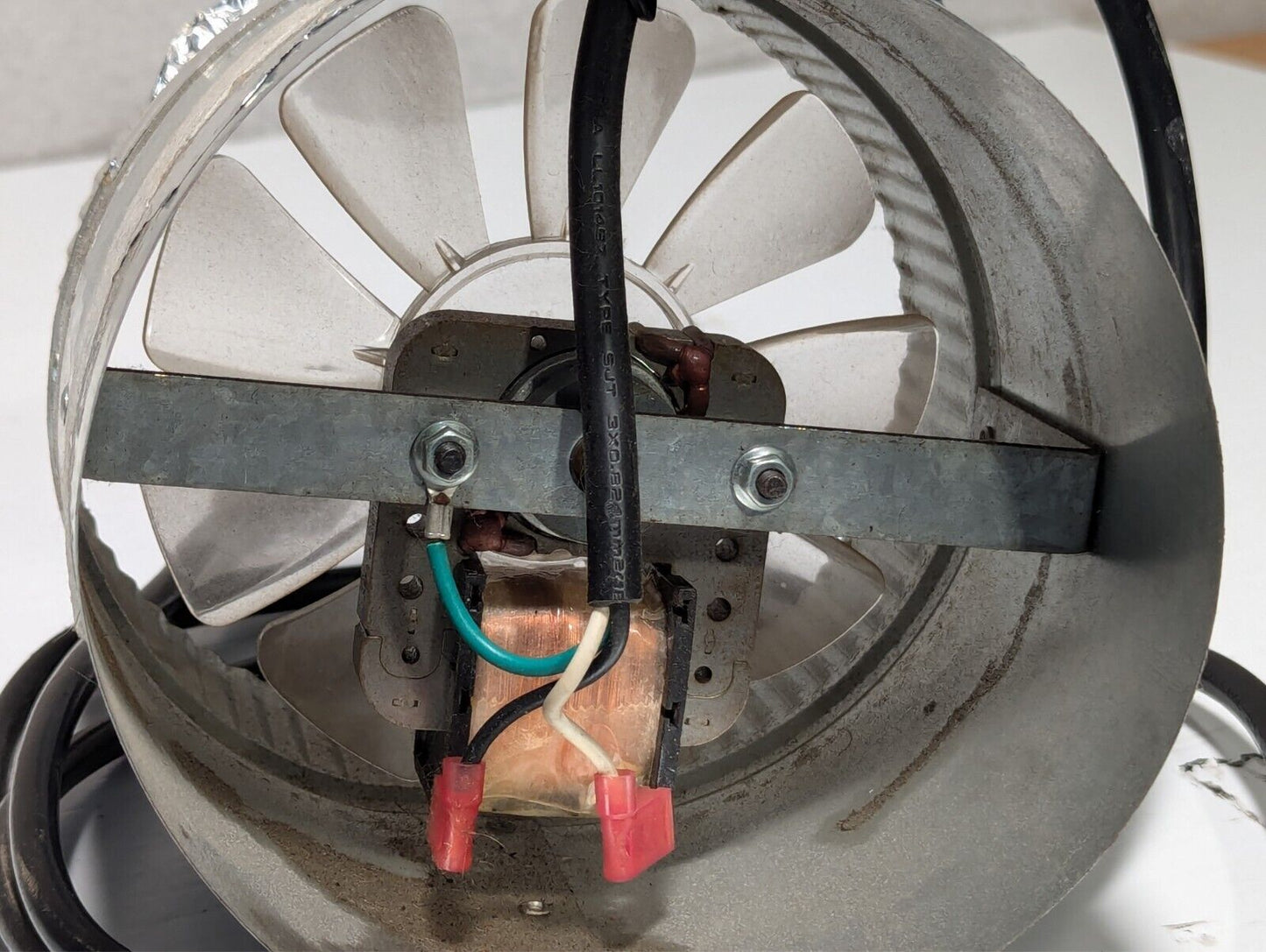 Suncourt DB206C in-line duct air booster fan, 120VAC, 60Hz, 0.4A as pictured