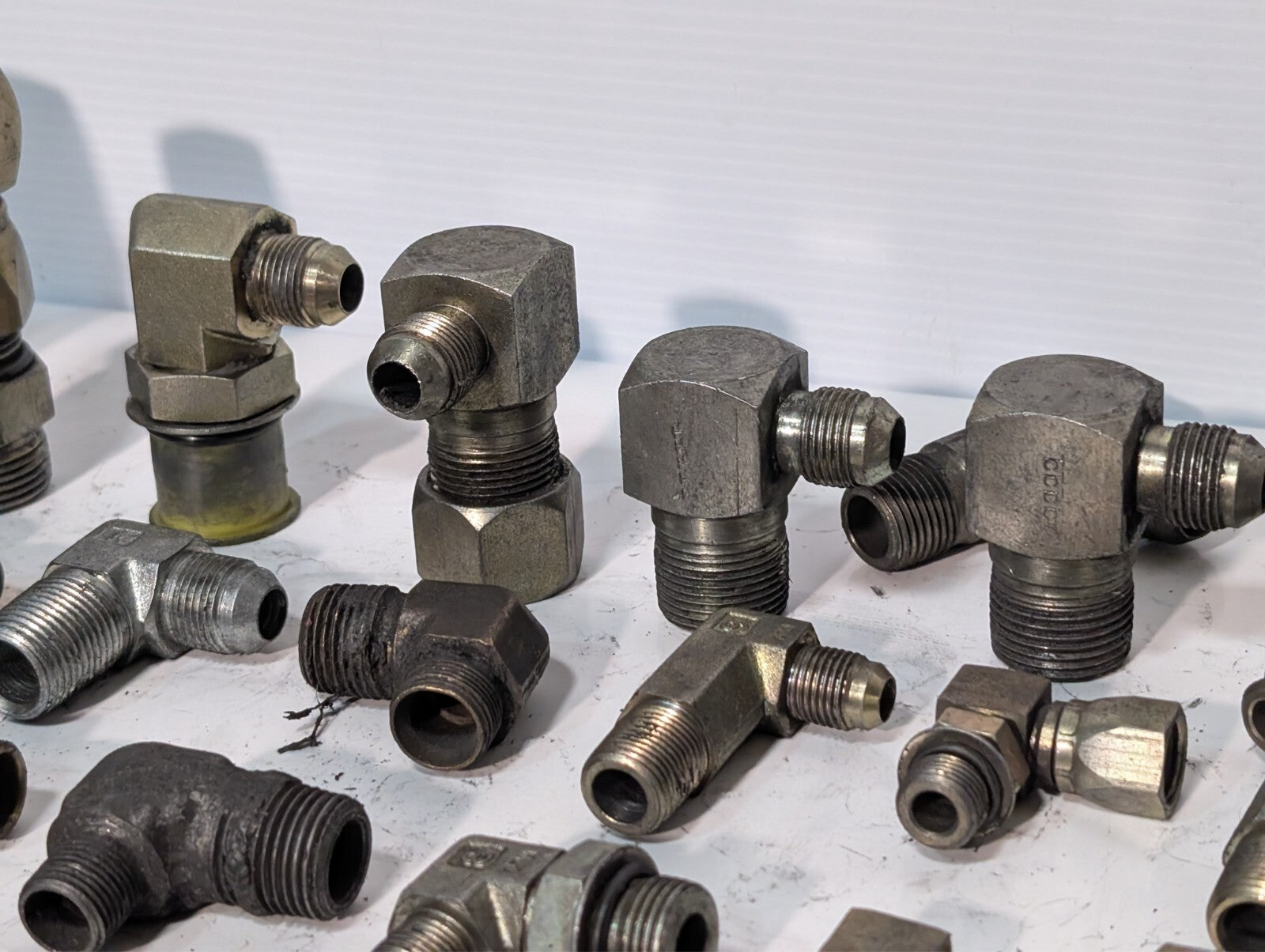 (225) Assorted 90 Degree Elbow Fitting and Adapters Male Female