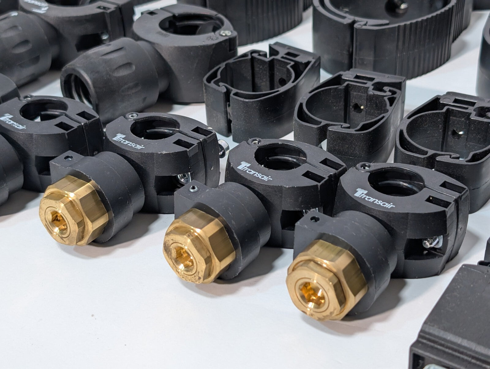 (80) Connectors for Pneumatic Aluminum Tubes Airnet Pipe Clamps Transair Outlets