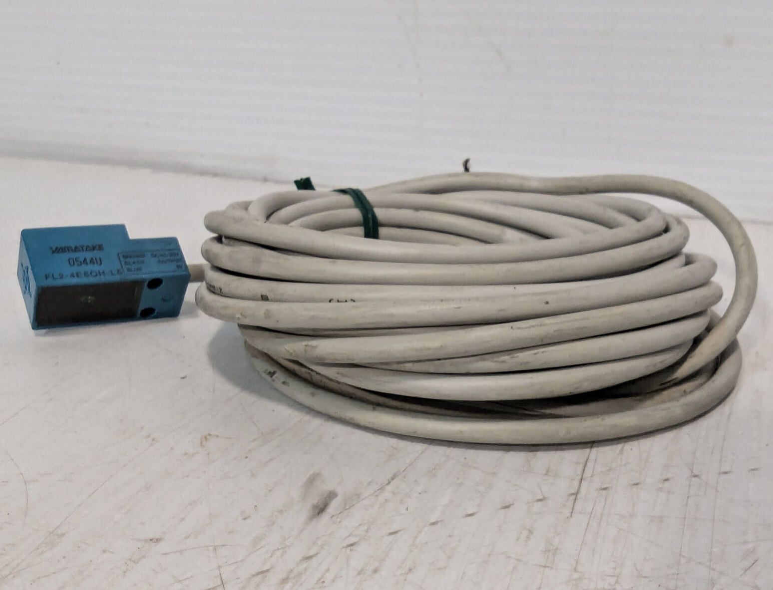 Yamatake FL2-4E6QH-L5 Proximity Switch, 0544U, 10-30VDC, Free Shipping