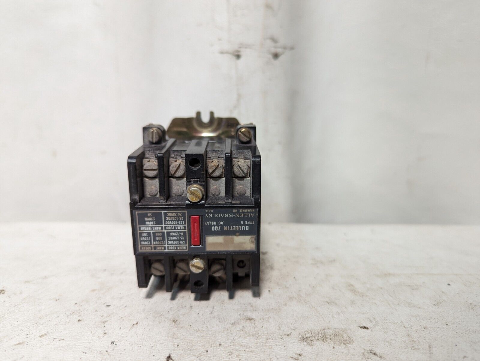 Allen-Bradley 700-N220A1 relay, type N, AC relay