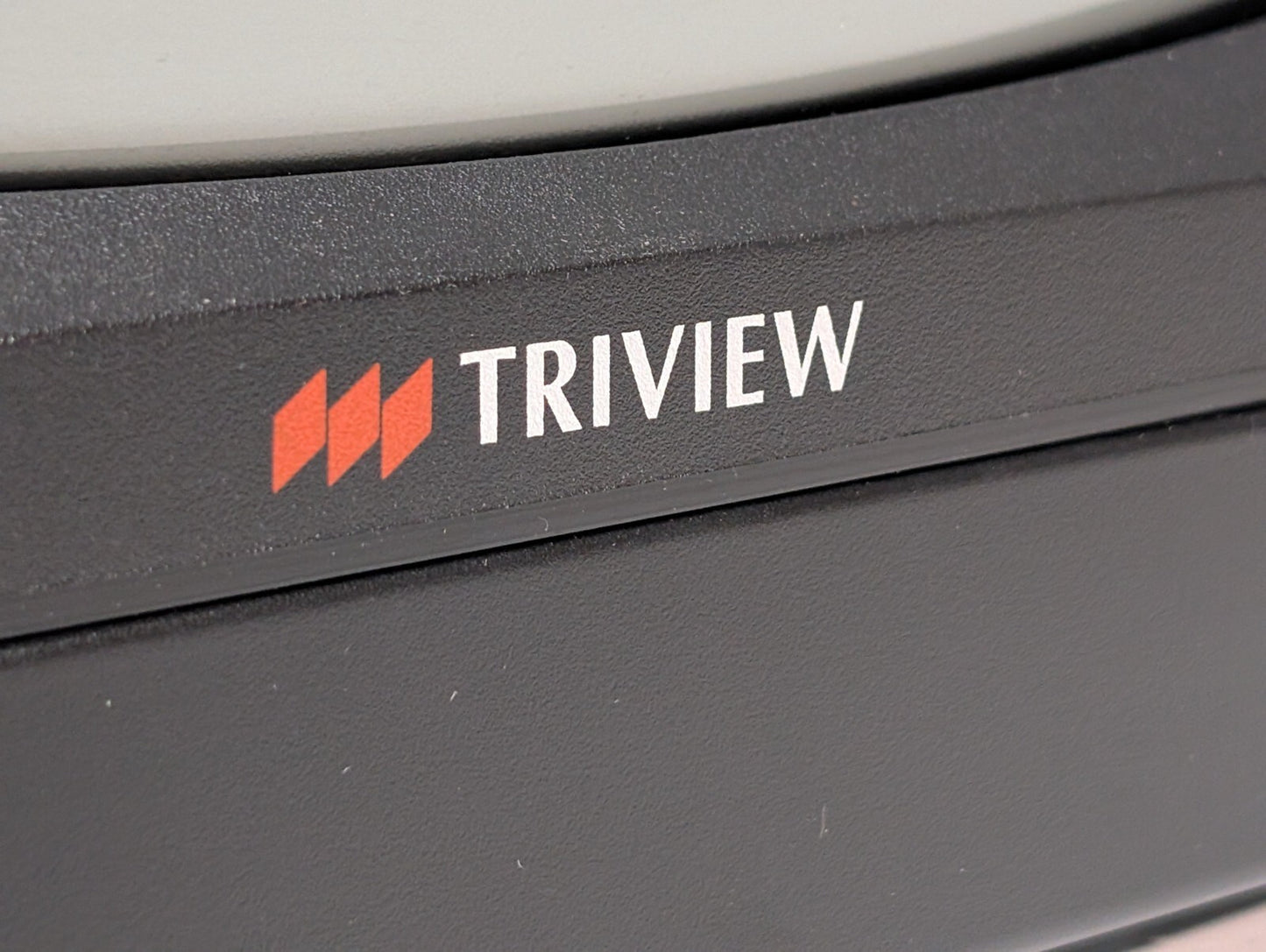 Tatung TBM-1203 Triview  B&W Surveillance Monitor, 11" Visual Screen, Metal Case