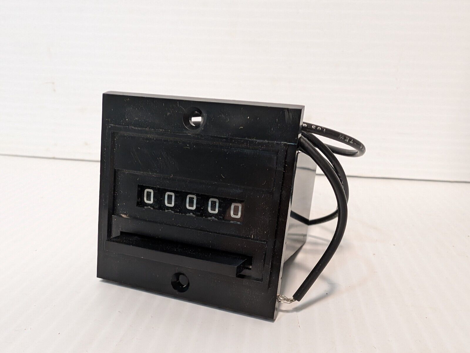 Veeder-Root 743885-211 Mechanical Counter, 5-Digit, 115vac, 5W - Free Shipping