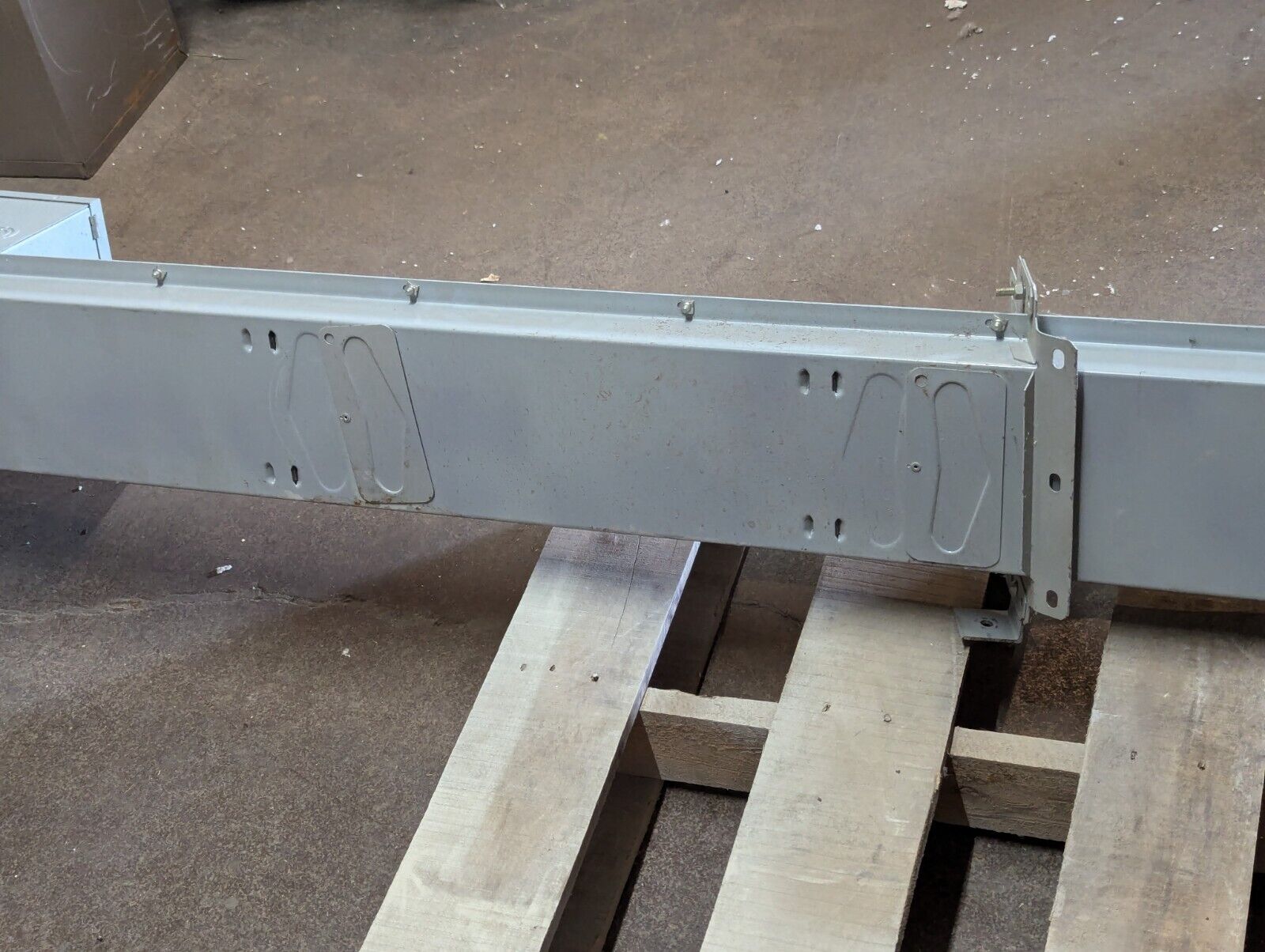 I-T-E ABD4024 BD Busway, 225A, 480/277V, 3 phase, 4 wire, 10 ft, Aluminum
