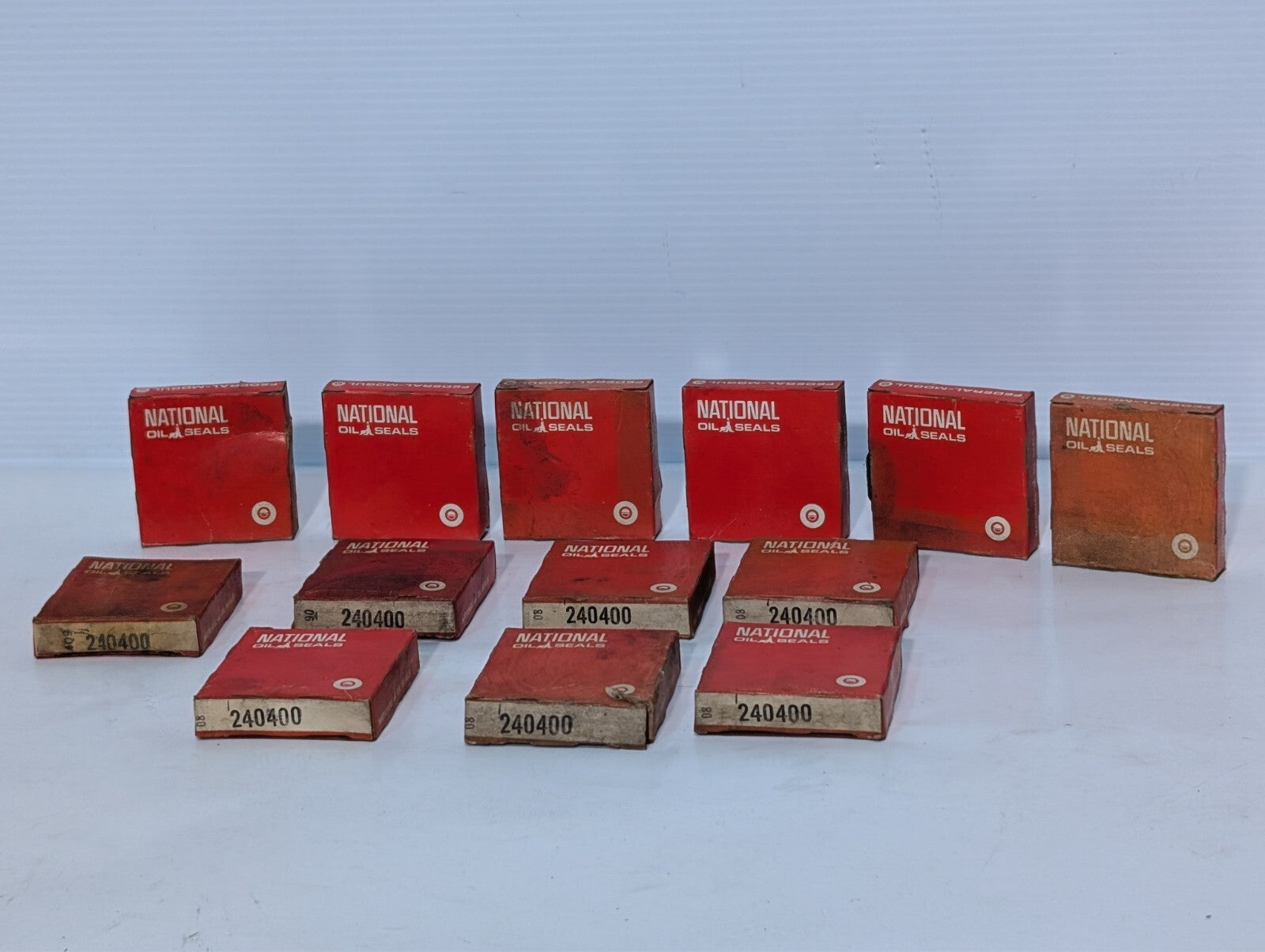 (1) National Oil Seals 240400 Oil Seal by Federal Mogul