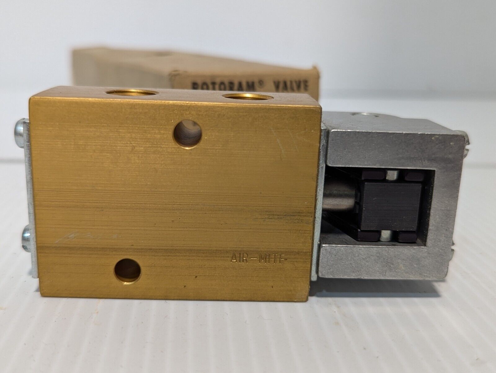 Air-Mite Devices 226G, V3210 3-way Rotoram valve, normally off - Free Shipping