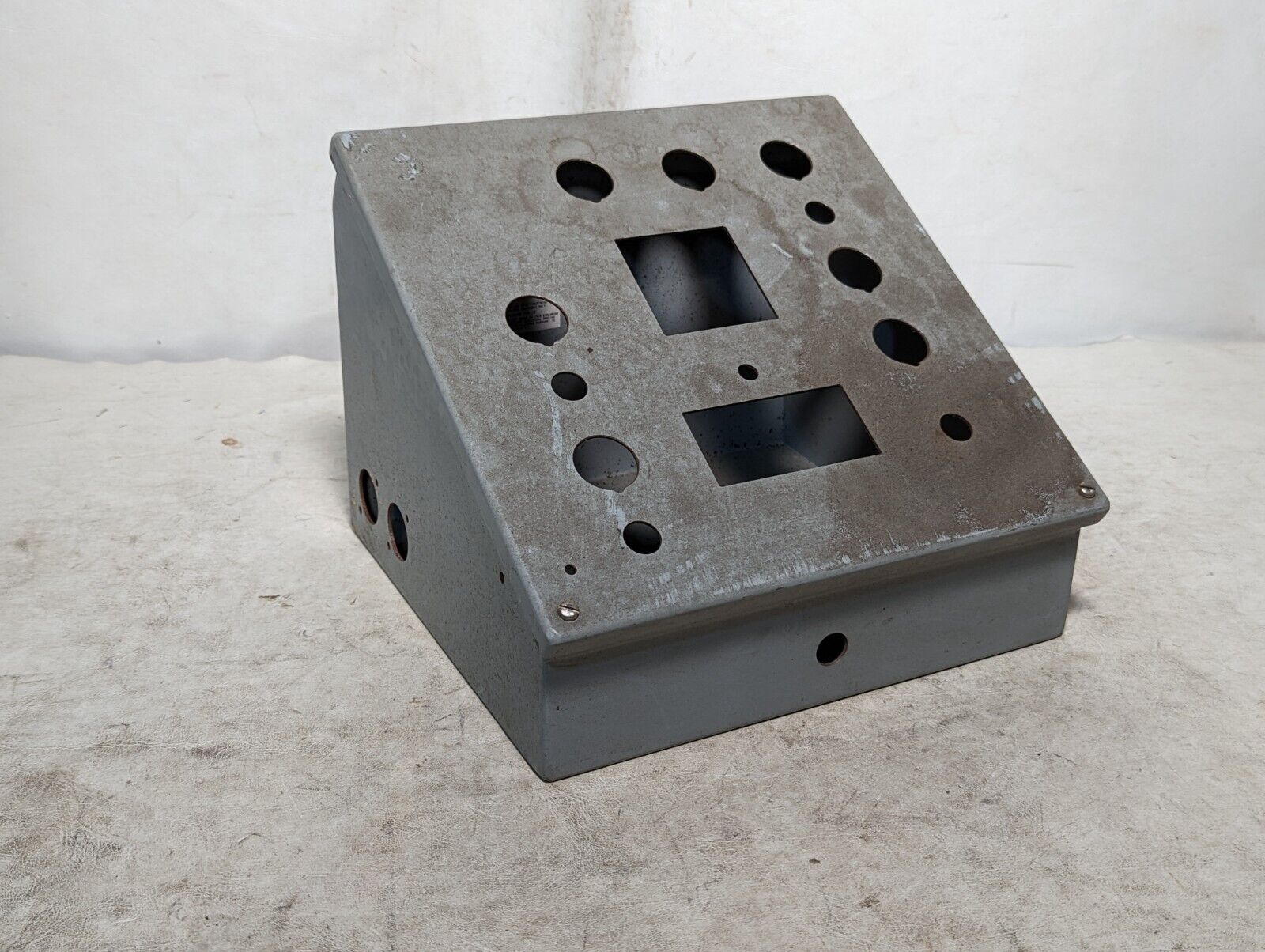 7-button, 4-light, 2-gauge pushbutton enclosure