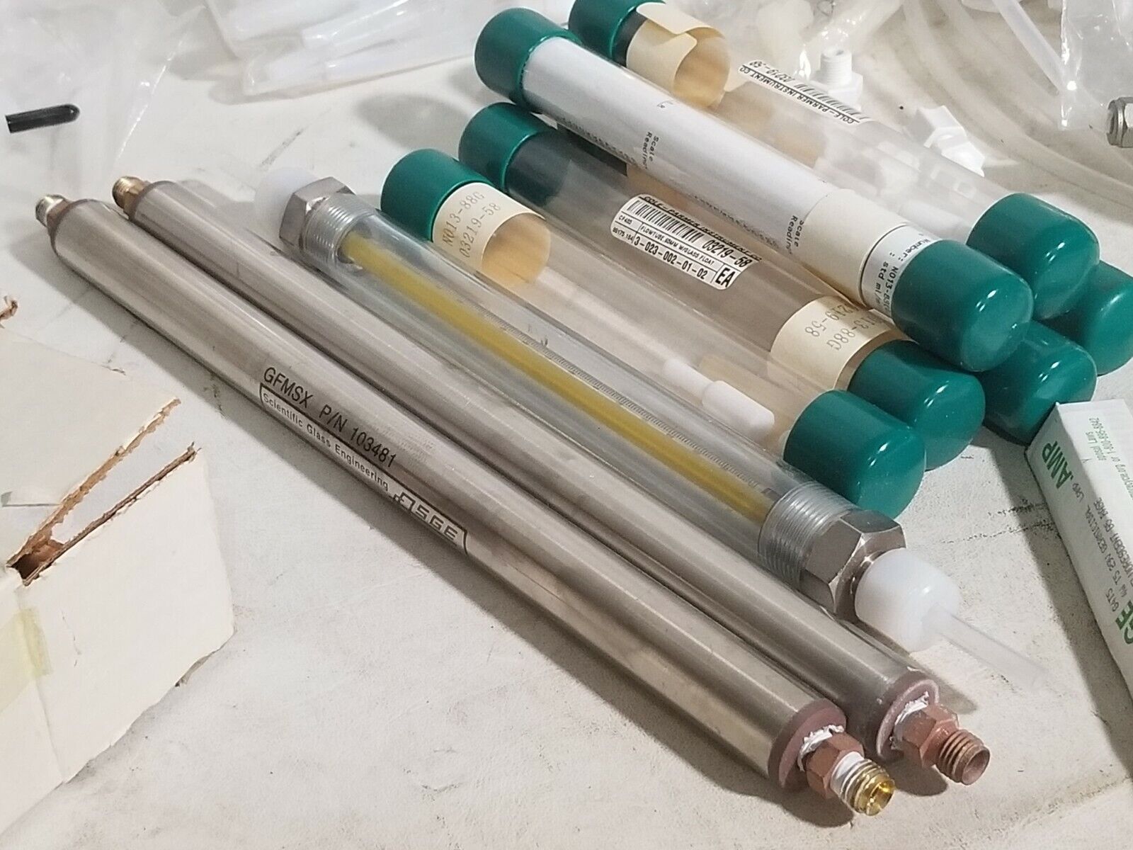 Lot of Oxiclear Disposable Gas Purifier Model DGP-250-R1 and assorted equipment