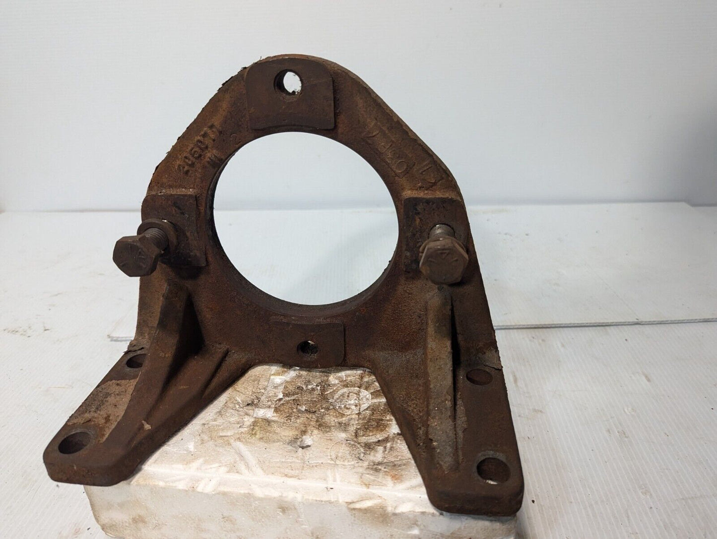 Vickers 205077 Foot Bracket Mount PAIR for Hydraulic Vane Pump - Free Shipping