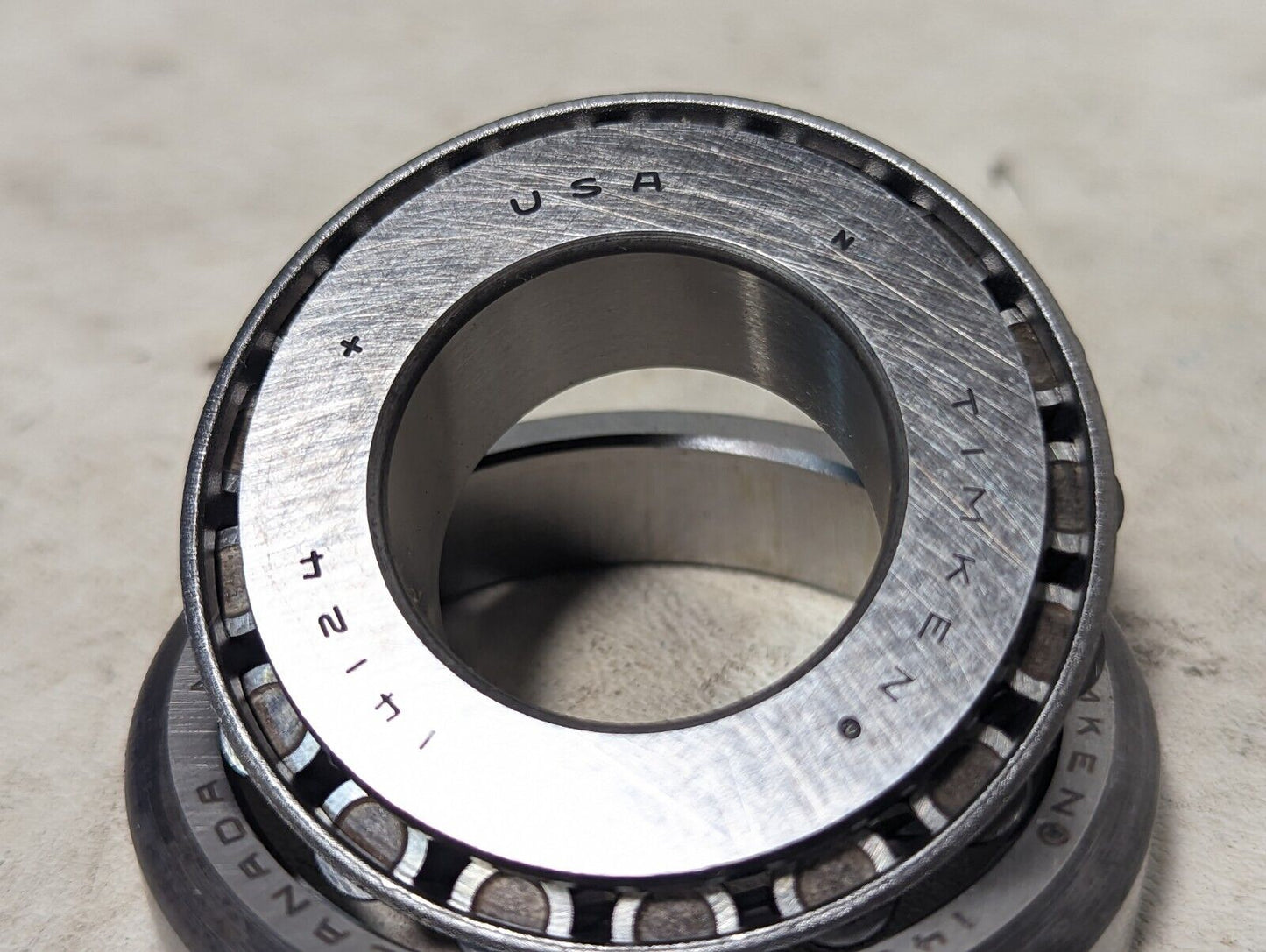 Timken tapered roller bearing and race 14124/14274, Crown 065069