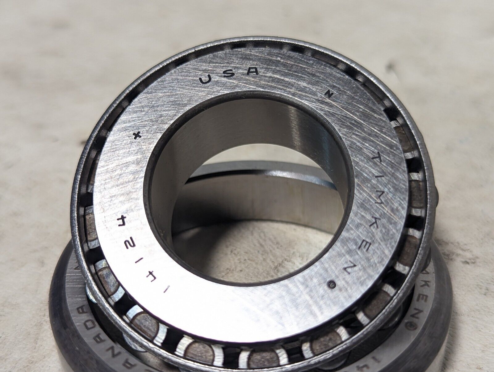 Timken tapered roller bearing and race 14124/14274, Crown 065069