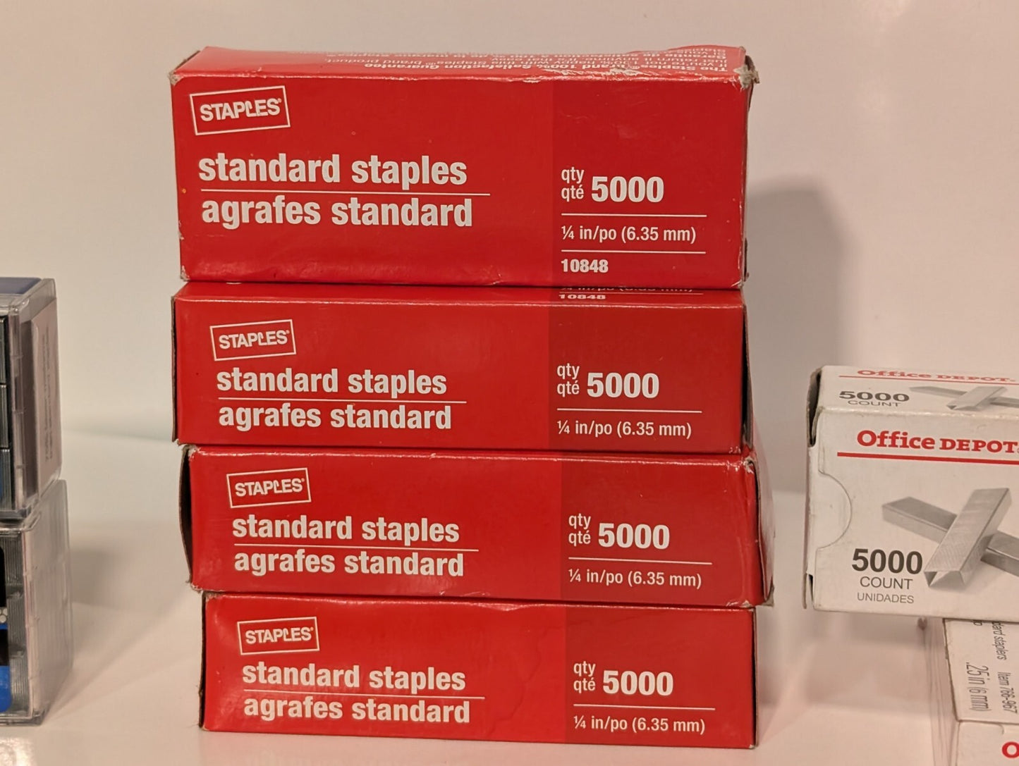 Staples Staplers Removers and Standard Staples, see photos