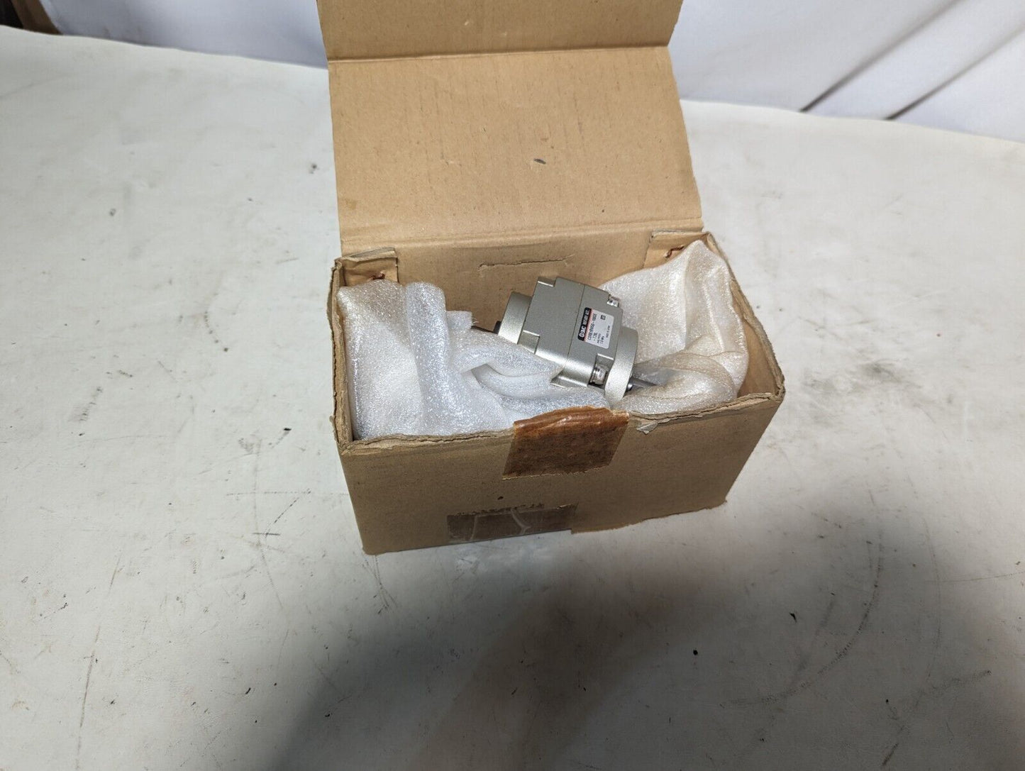 SMC CDRB1BW50-100DE-T79L rotary actuator