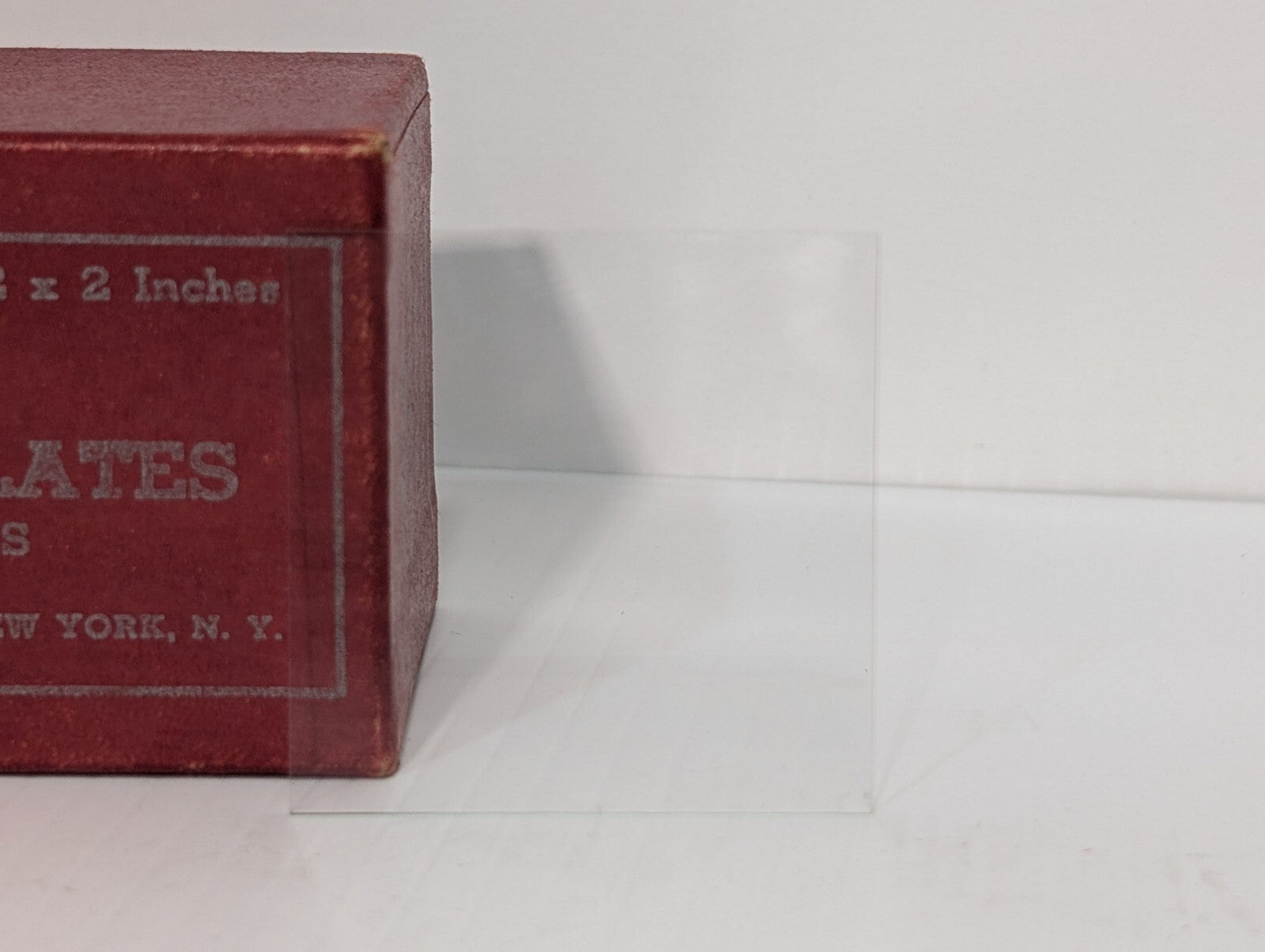 [100] E. Leitz New York Cover Glass Plates with Ground Edges 2 x 2 Inches in Box