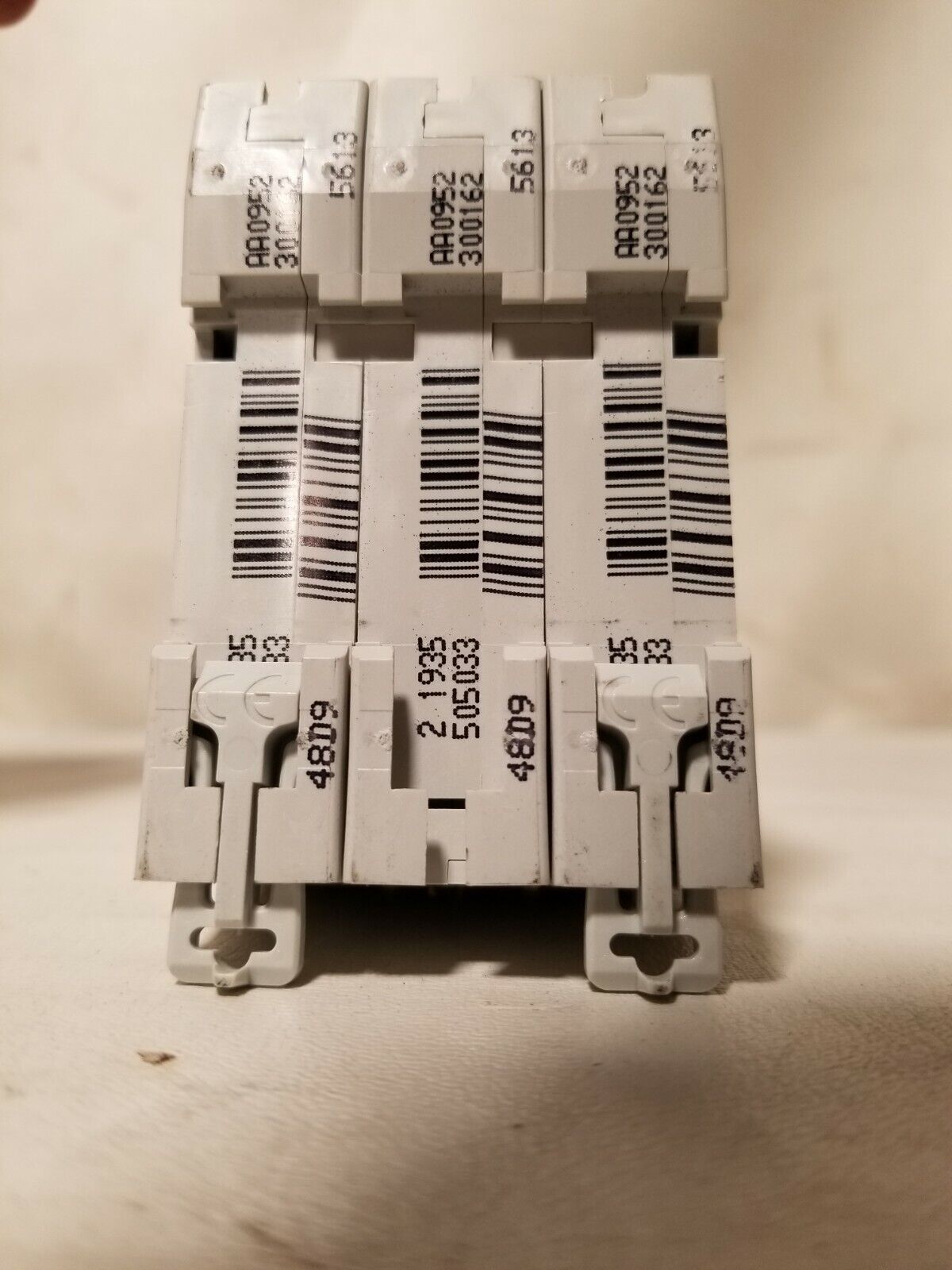 Schneider 24469 Multi 9 C60 C20A 20 Amp 3 Pole 480Y/277VAC Circuit Breaker