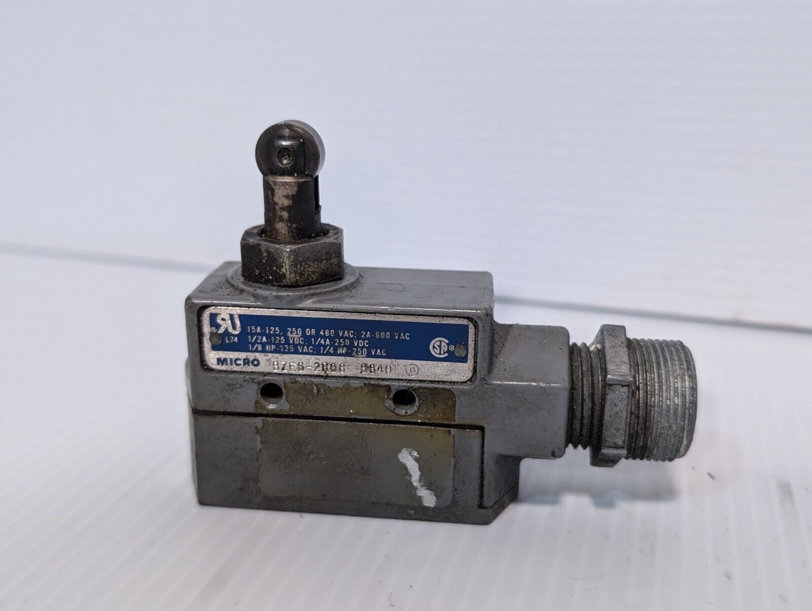 Yamatake Honeywell BZE6-2B06 Micro Switch/Limit Switch