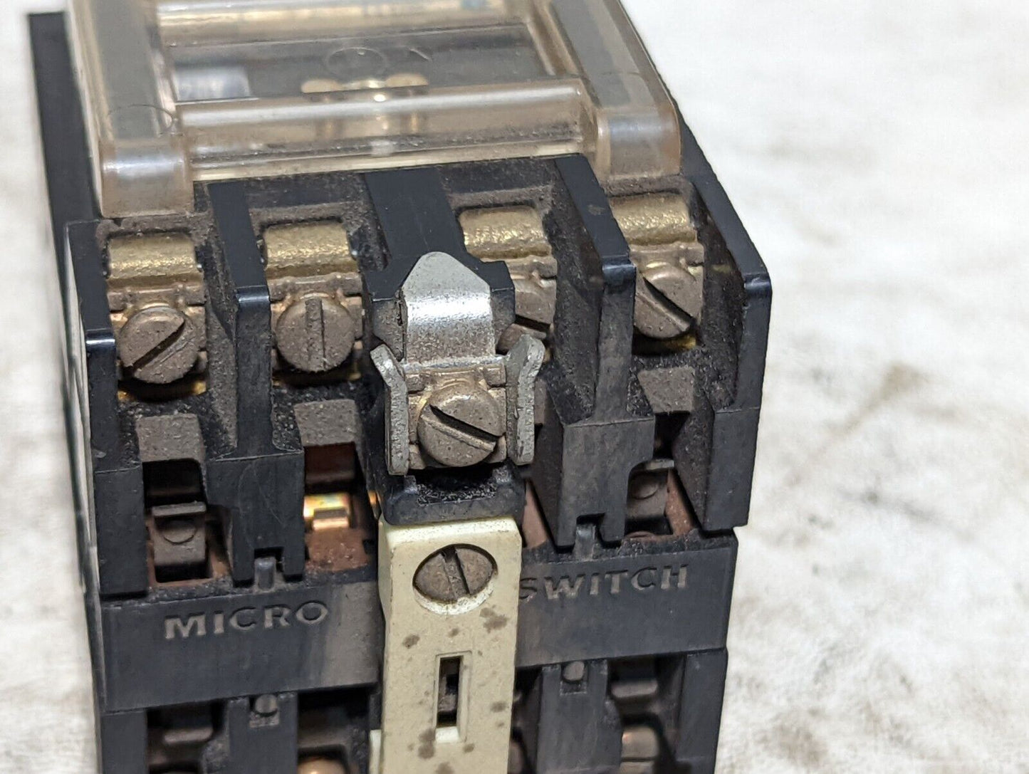 Micro Switch RYUA31, 250VAC max, 125VDC max, 10A cont