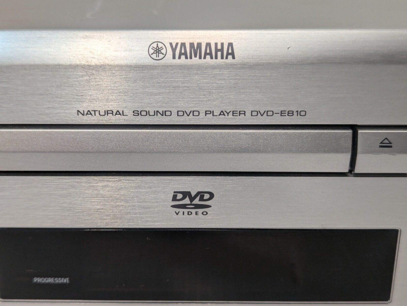 Yamaha DVD-E810 Progressive Scan DVD Player - Free Shipping