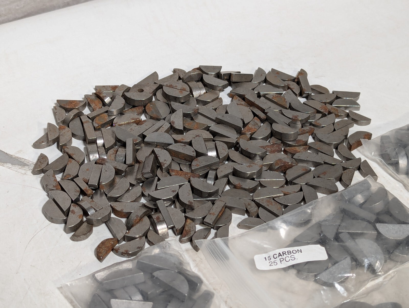 ~450 Carbon 15 Woodruff Keys, 225 new approx. 225 used