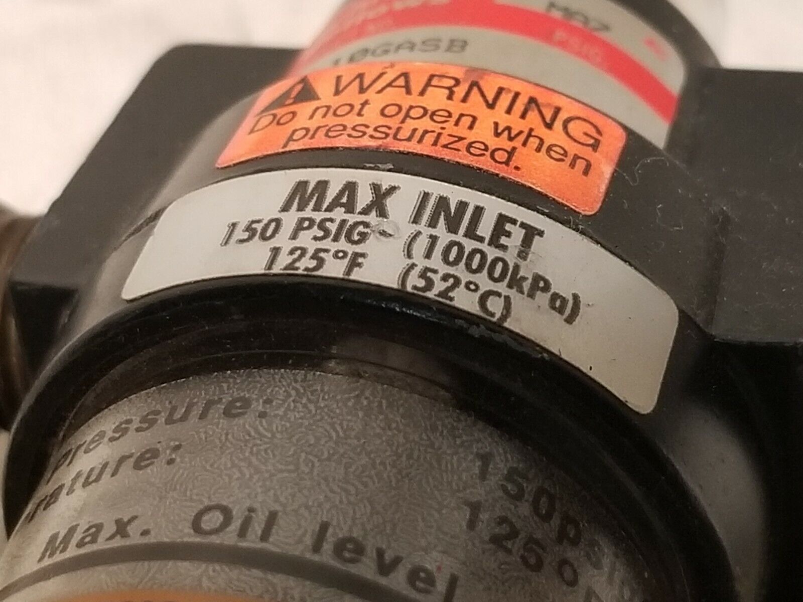 Schrader Bellows 14L10GASP lubricator, 150 PSIG (1000kPa), 125 degrees F, 52degC