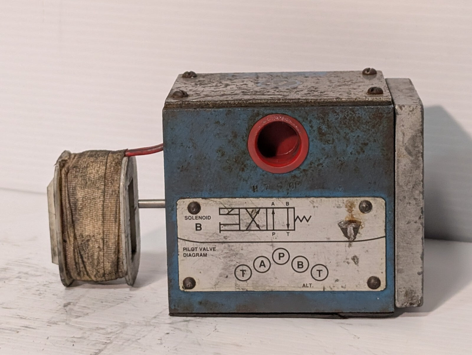 Vickers DG4S4 012A 50 Directional Control Pilot Solenoid Valve Two-Stage