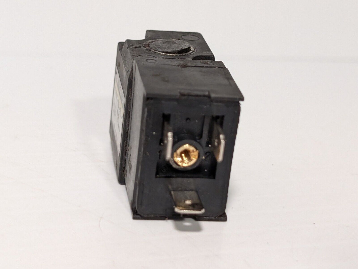 SMC VT307-1D-01-F Solenoid Valve Coil, 2 Bolt, 26V, 100VAC 50/60Hz, DC21-26V