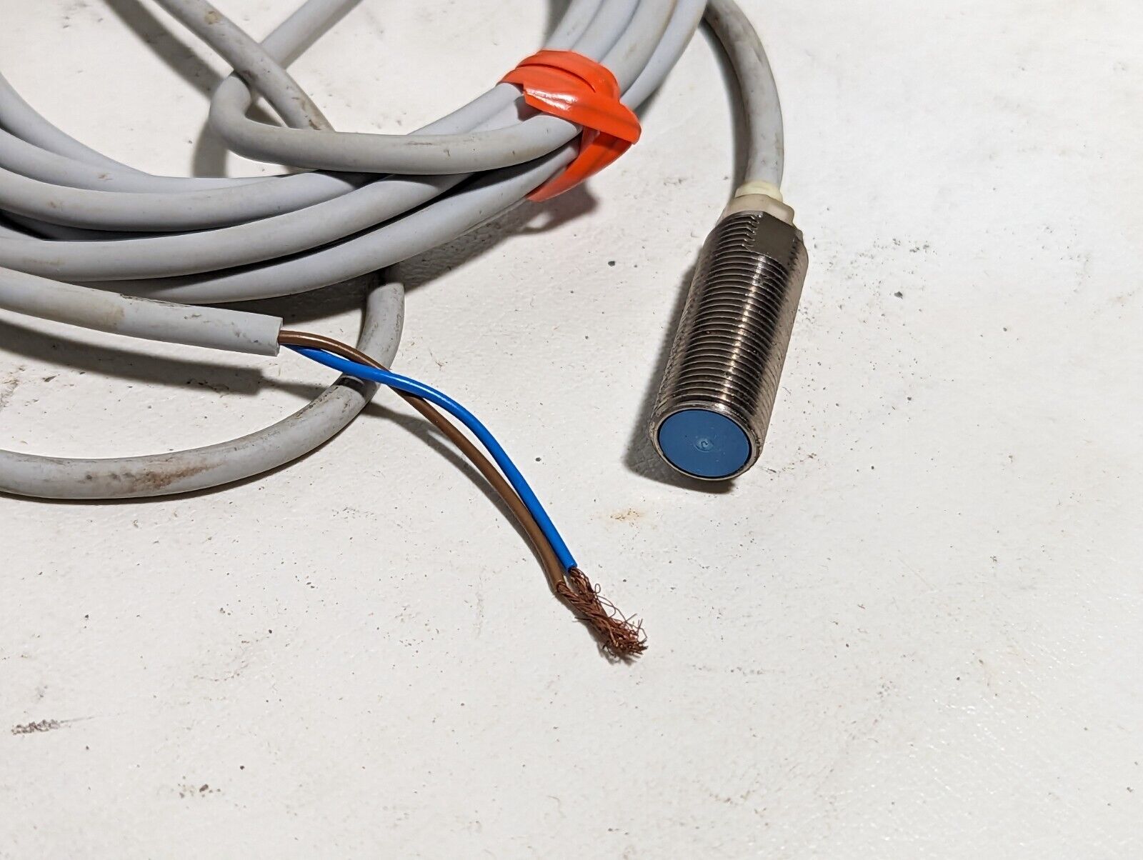 Yamatake proximity sensor, unknown type, details, unidentifiable