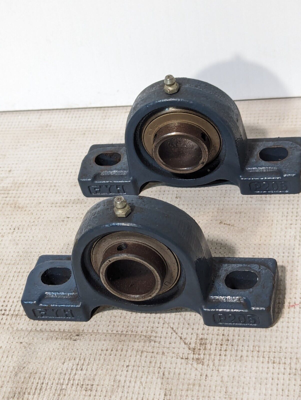 Lot of 2 FYH UCP205-16 Pillow Block Bearings, 1" Bore, Cast Iron -Free Shipping