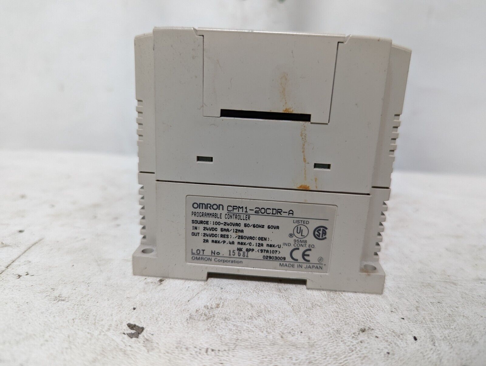 omron CPM1-20CDR-A SYSMAC CPM1 programmable controller, 100-240VAC source