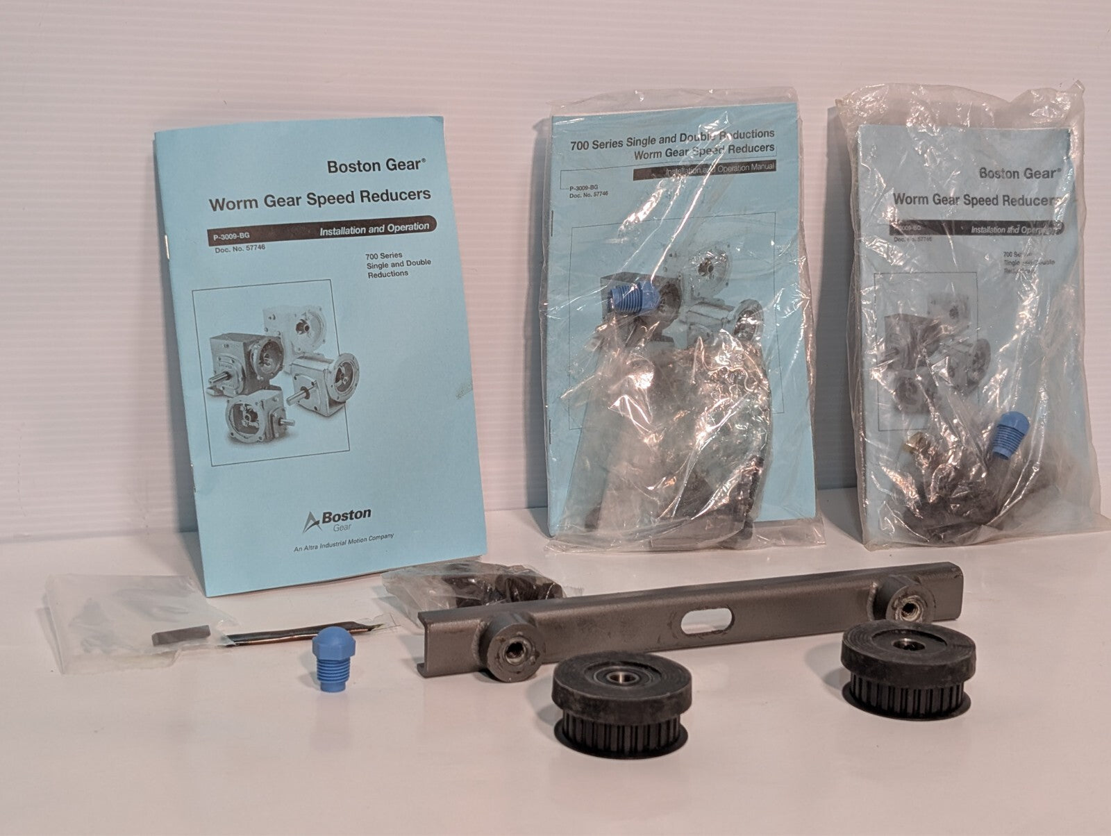 (3) NEW Boston Gear P-3009-BG 700 Series Worm Gear Reducer Parts Kit With Manual